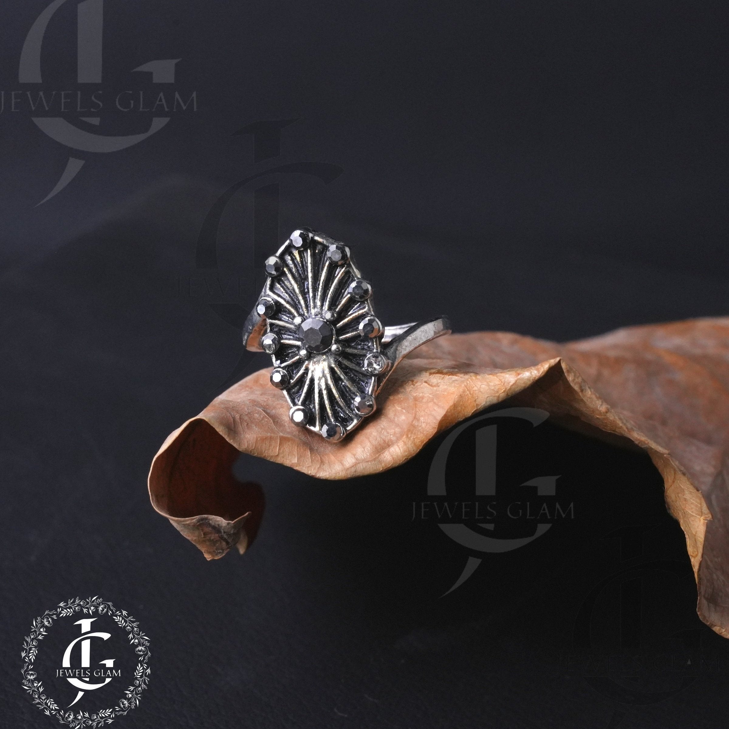 Vintage Radiant Burst Statement Ring