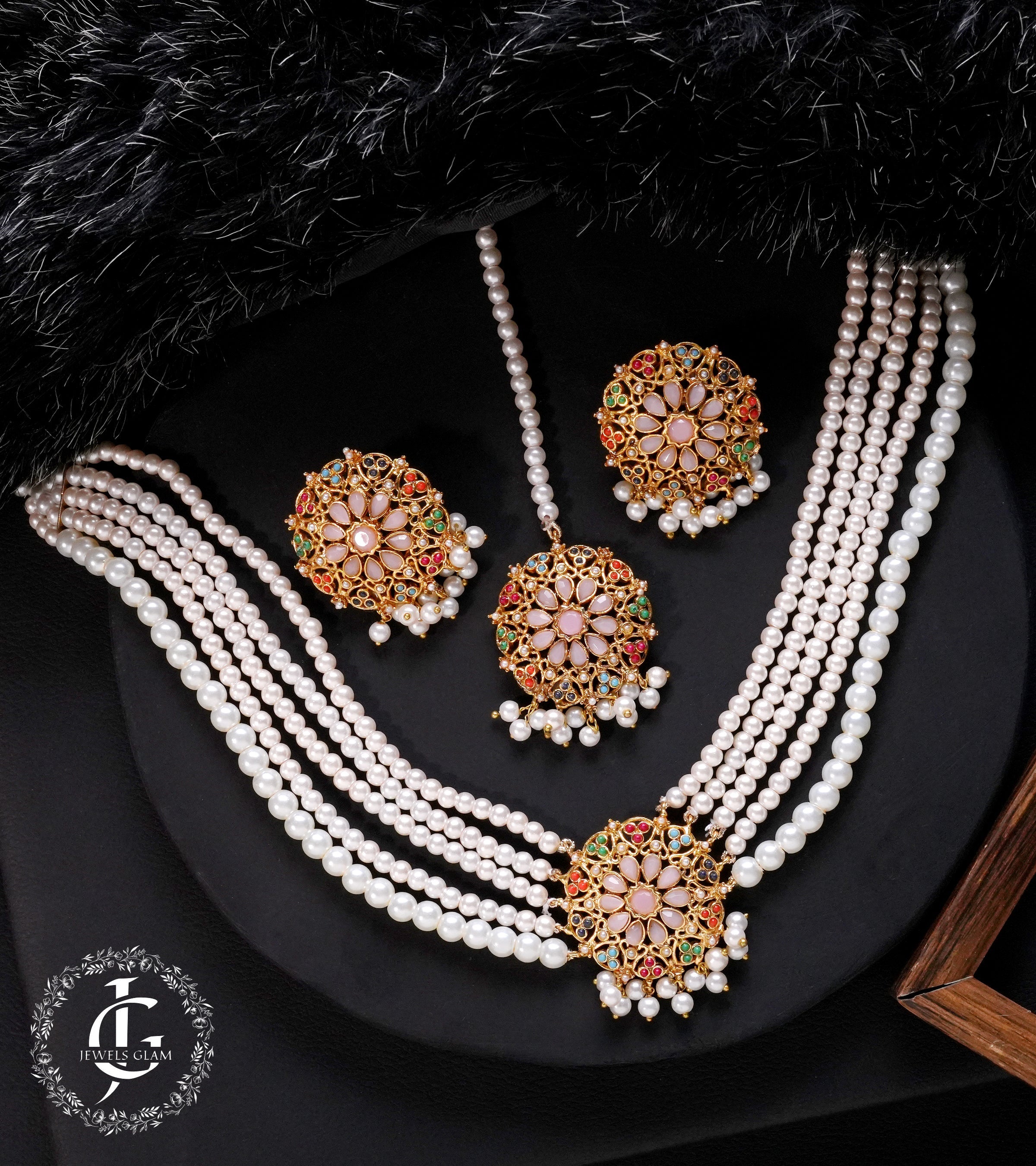 Nauratan Choker Set With Earrings and Tikka