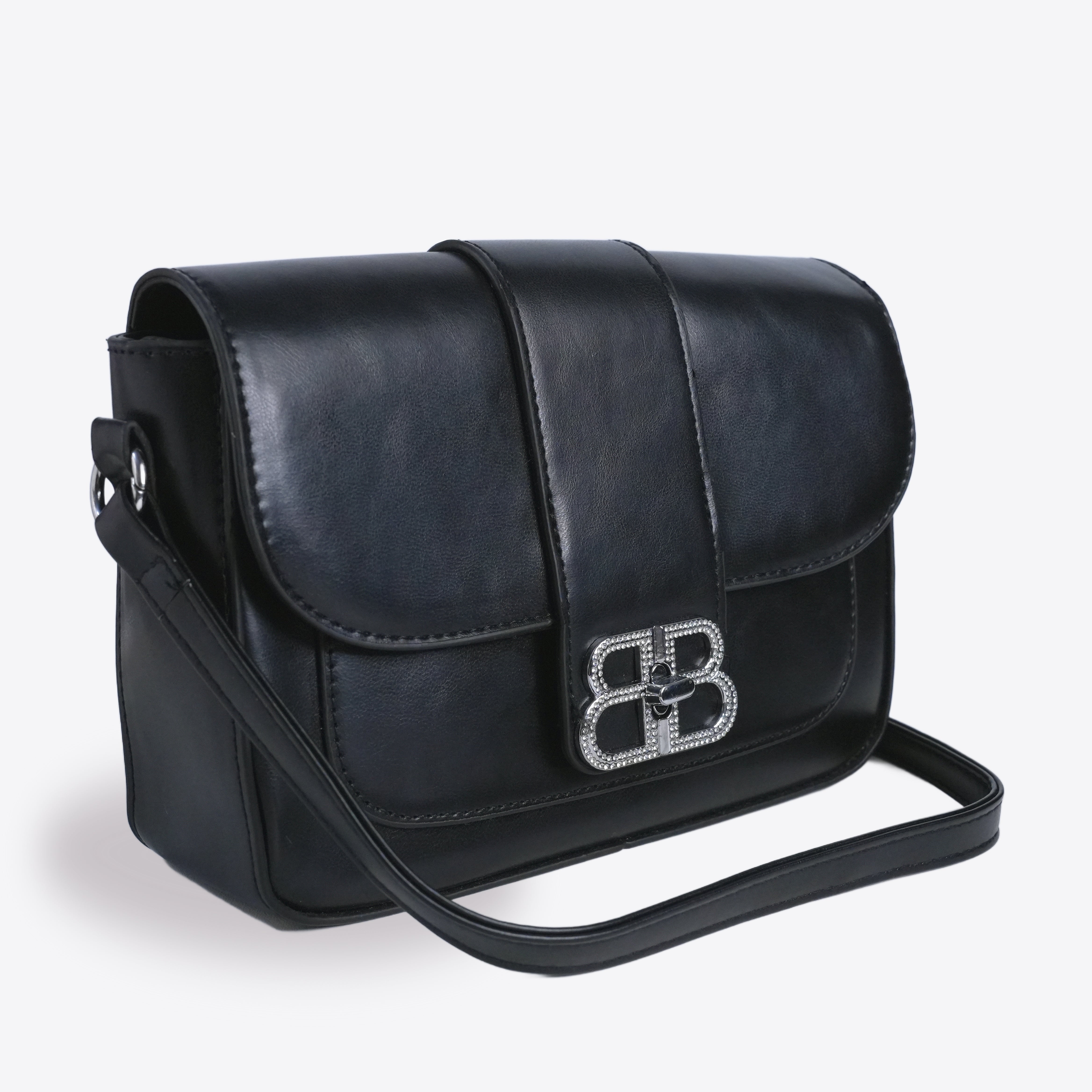 Women Sleek Leather Crossbody Bag