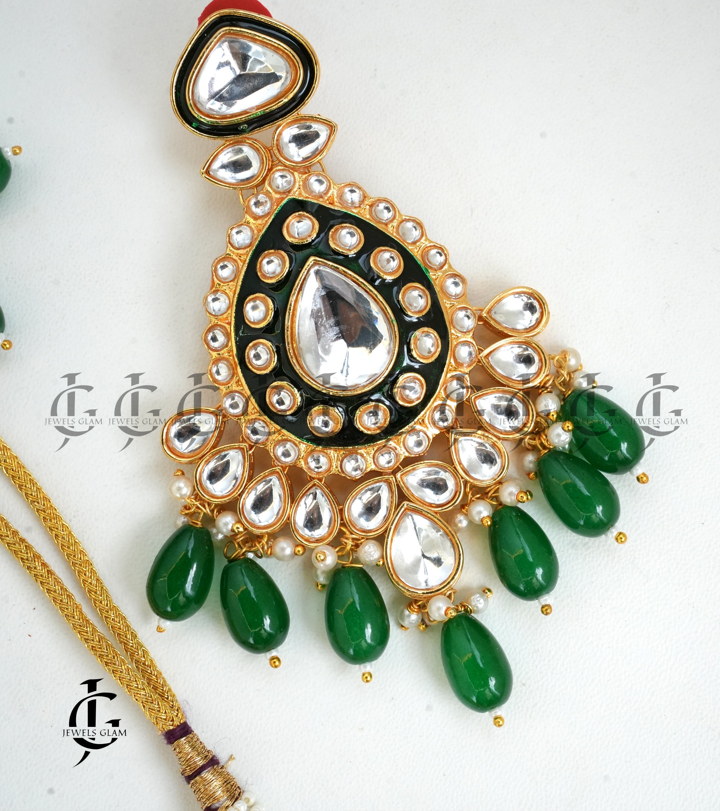 Radiant Kundan and Green Bead Bridal Jewelry Set