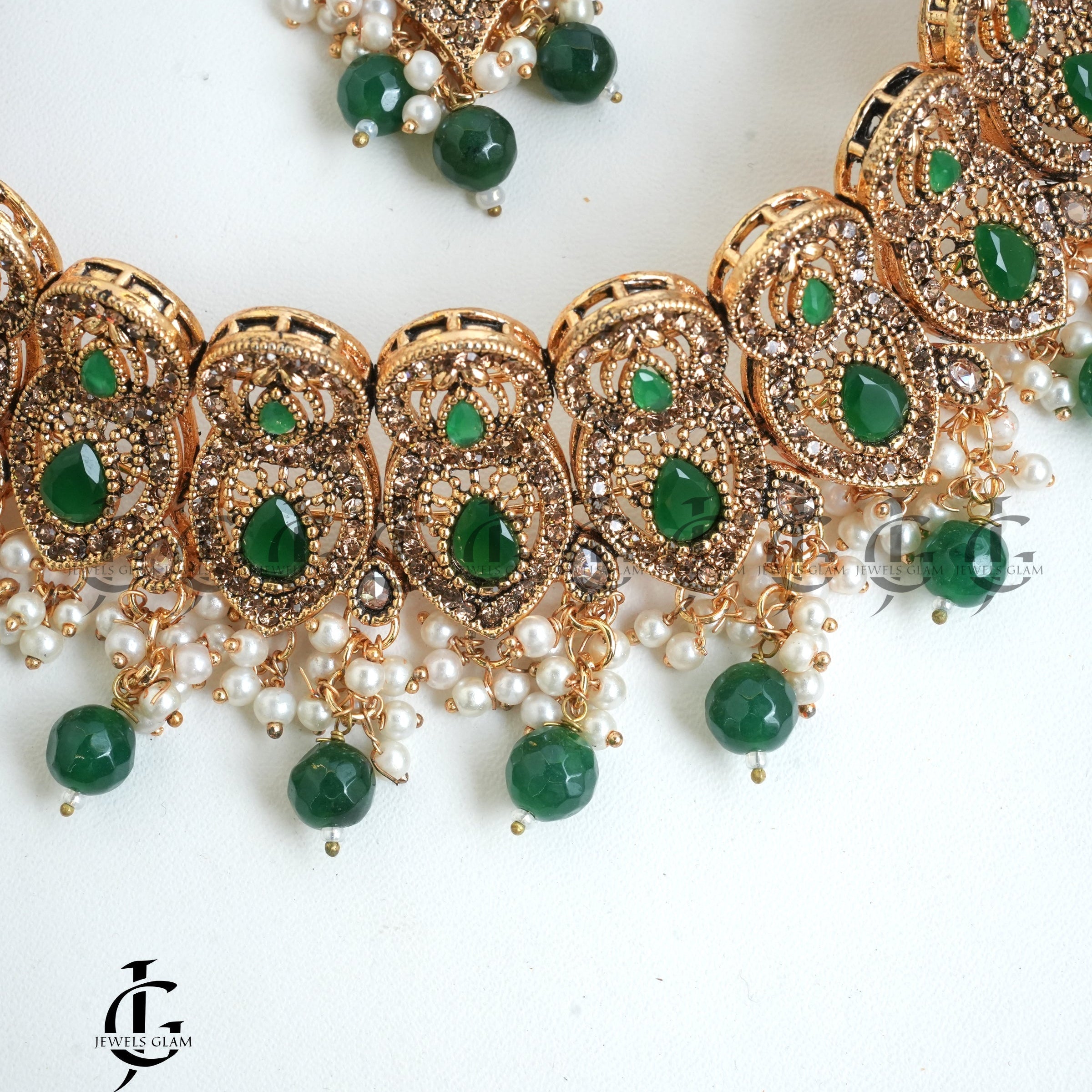 Green Matte Gold Toned Collar Set With Pearl Accents
