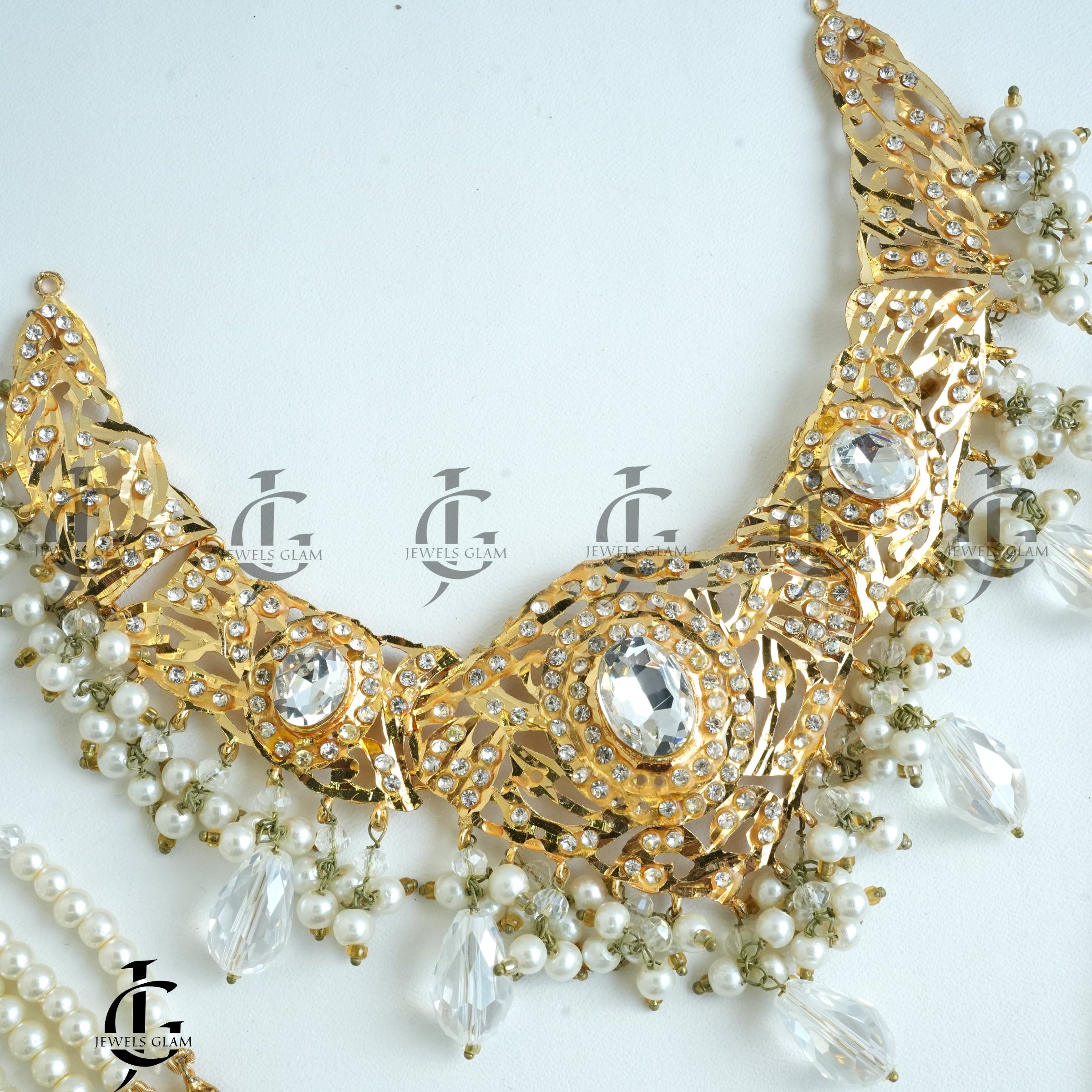 Gold-Tone Pearl Bridal Jewelry Set with Intricate Detailing