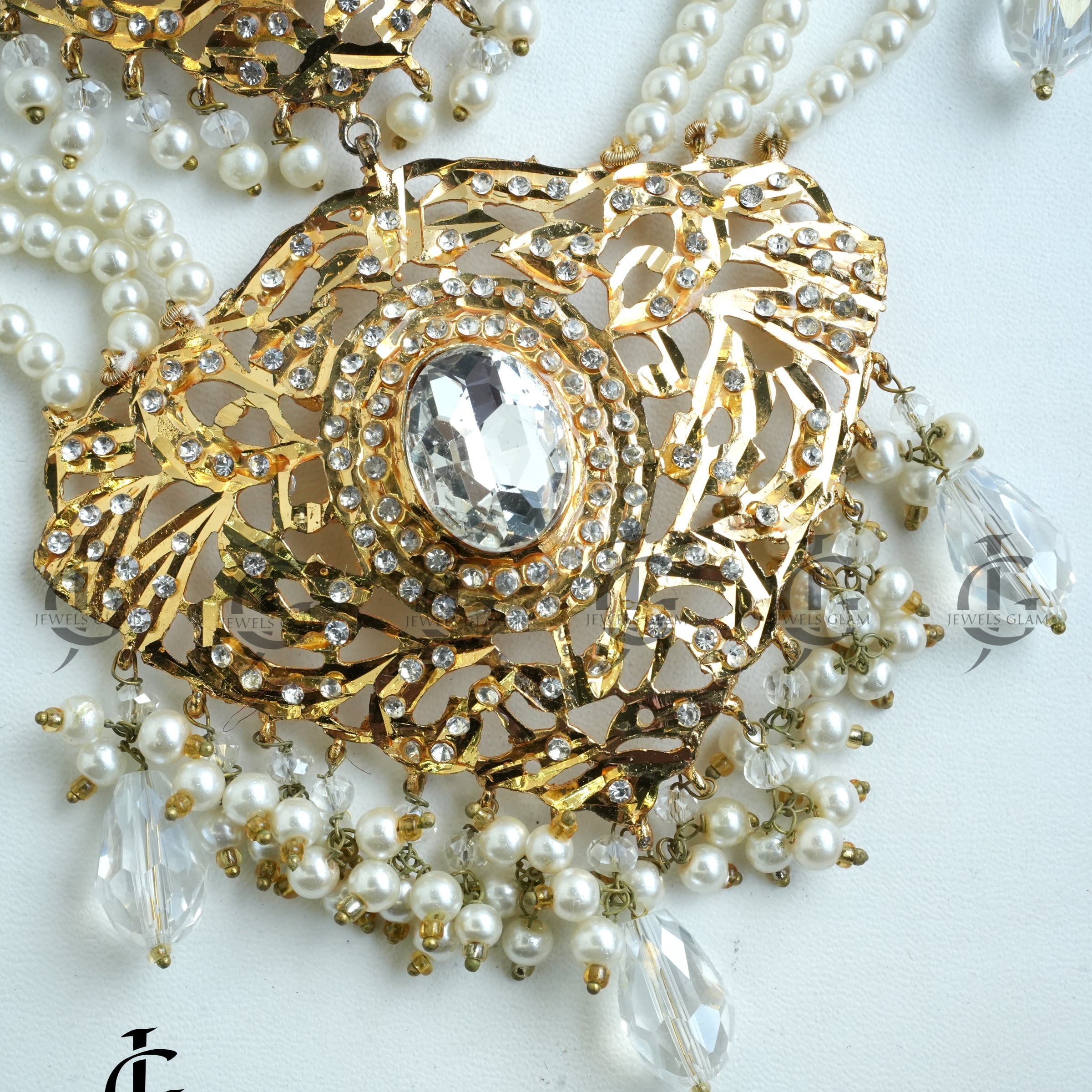 Gold-Tone Pearl Bridal Jewelry Set with Intricate Detailing