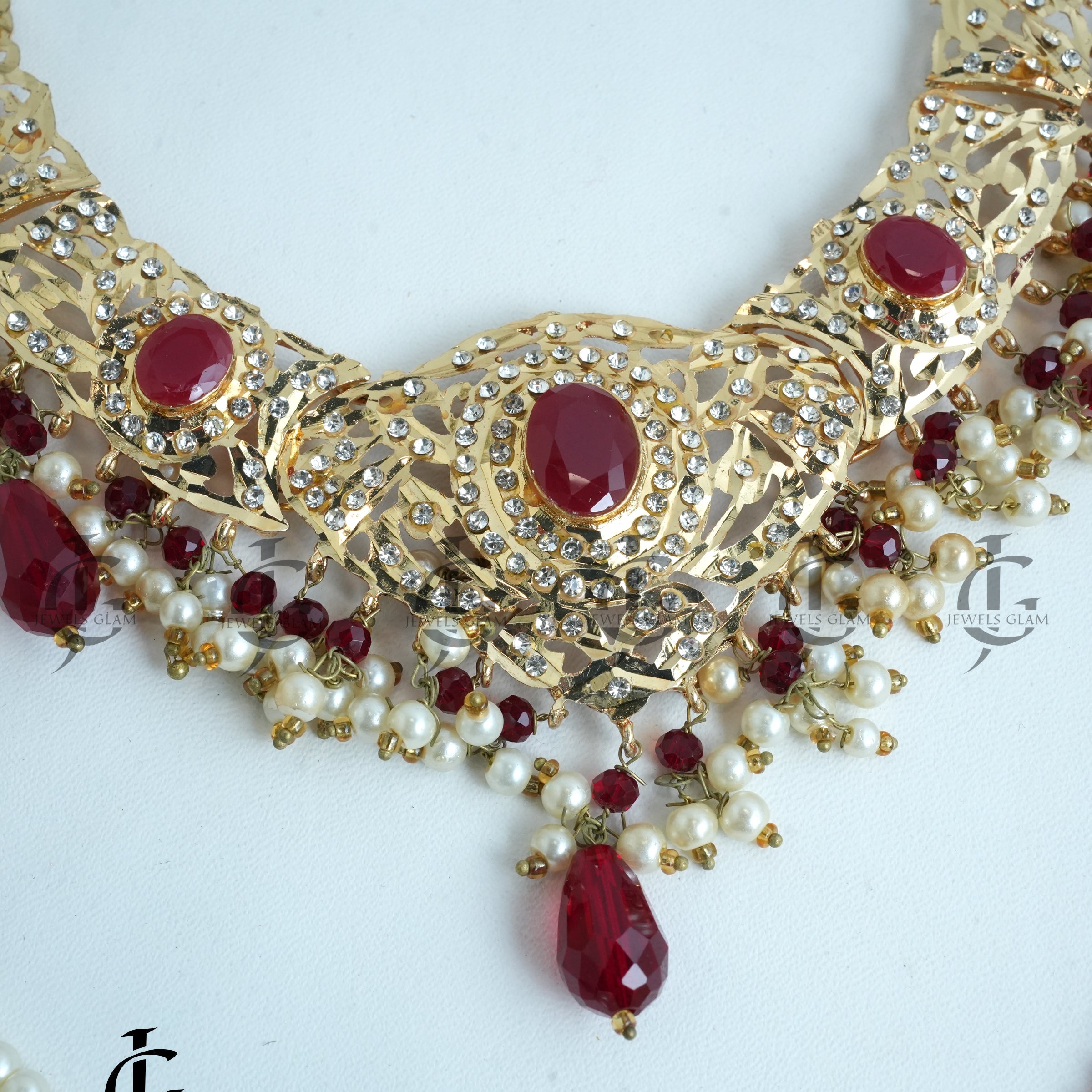 Gold-Tone Pearl Bridal Jewelry Set with Intricate Detailing