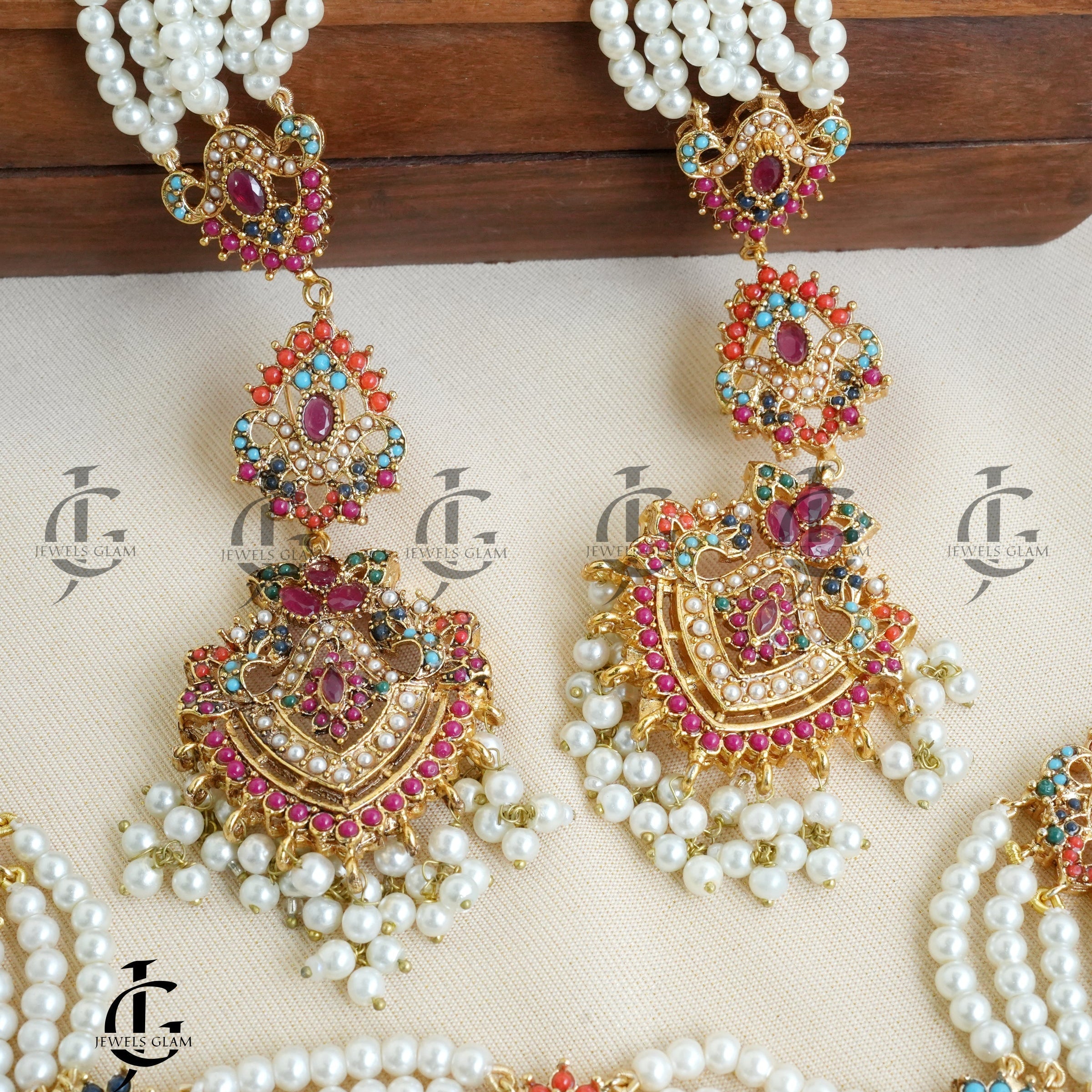 Regal Multilayer Pearl Bridal Jewelry Set