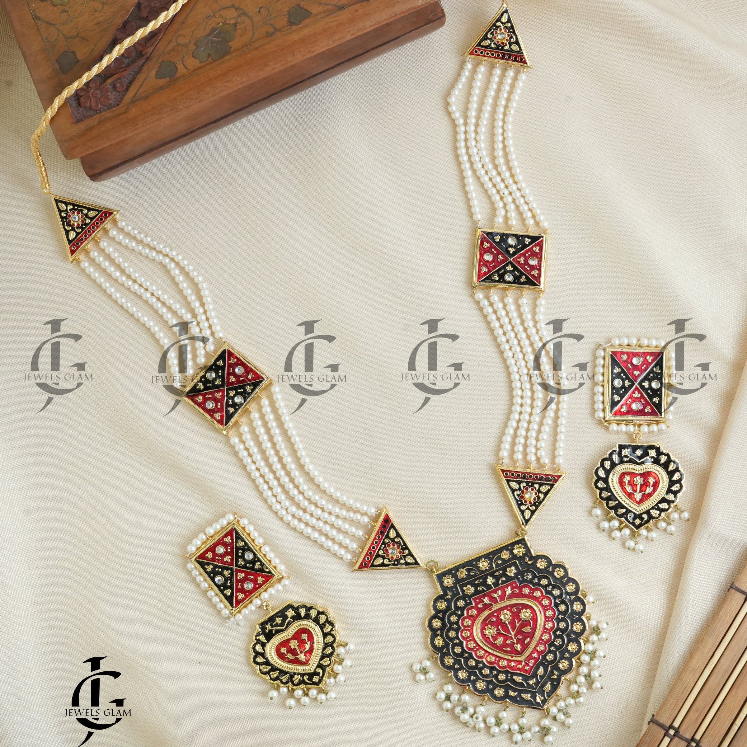 Royal Heritage Pearl Necklace Set Blue & Red