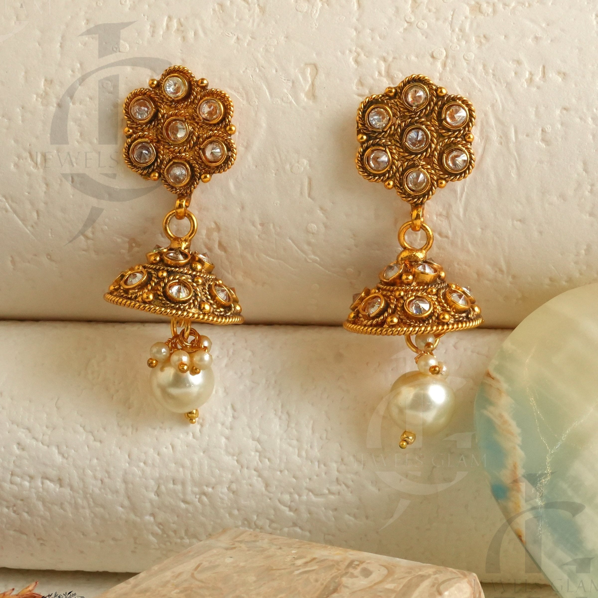 Elegant Gold-Plated Kundan Pearl Jhumki Earrings