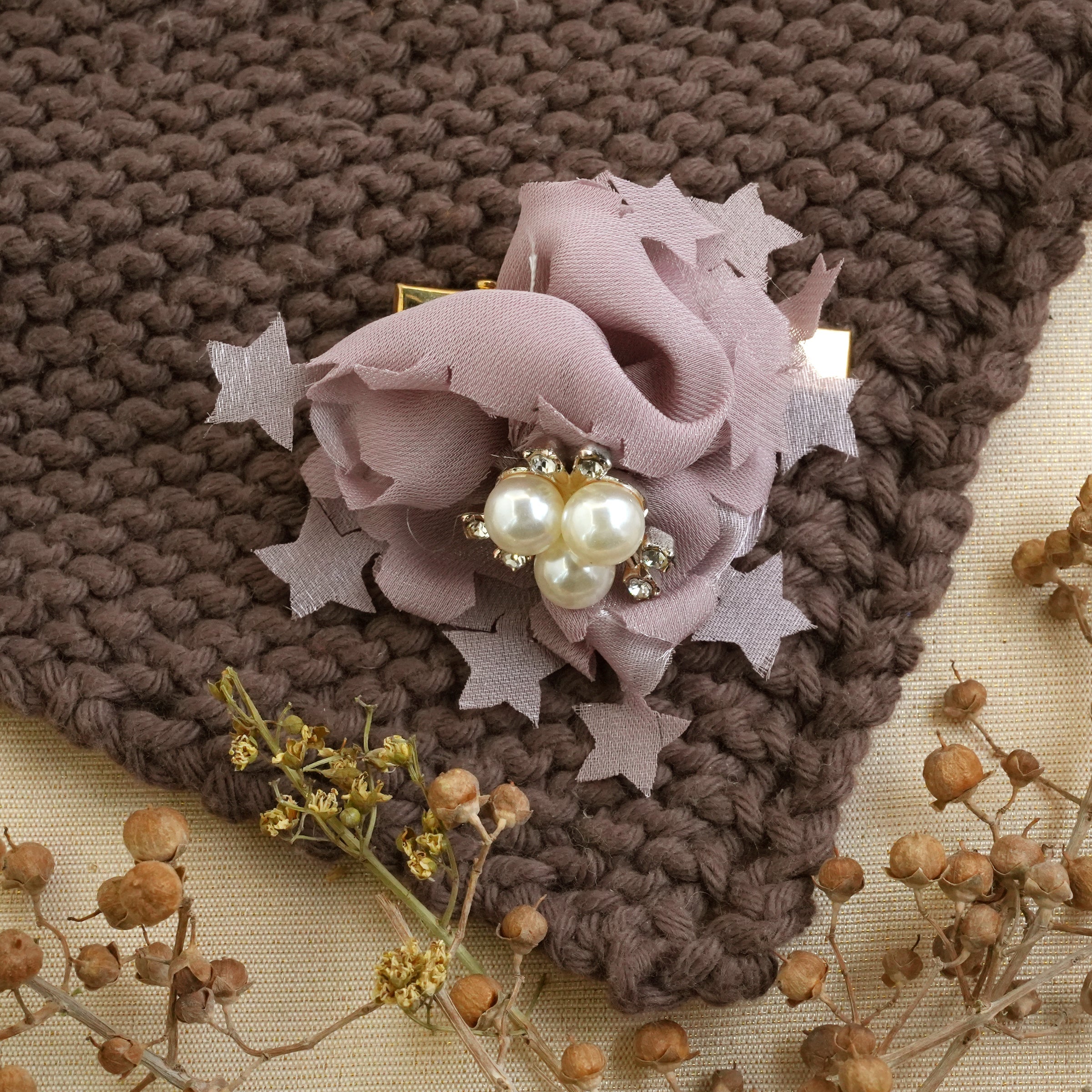 Elegant Floral Pearl Hair Pins