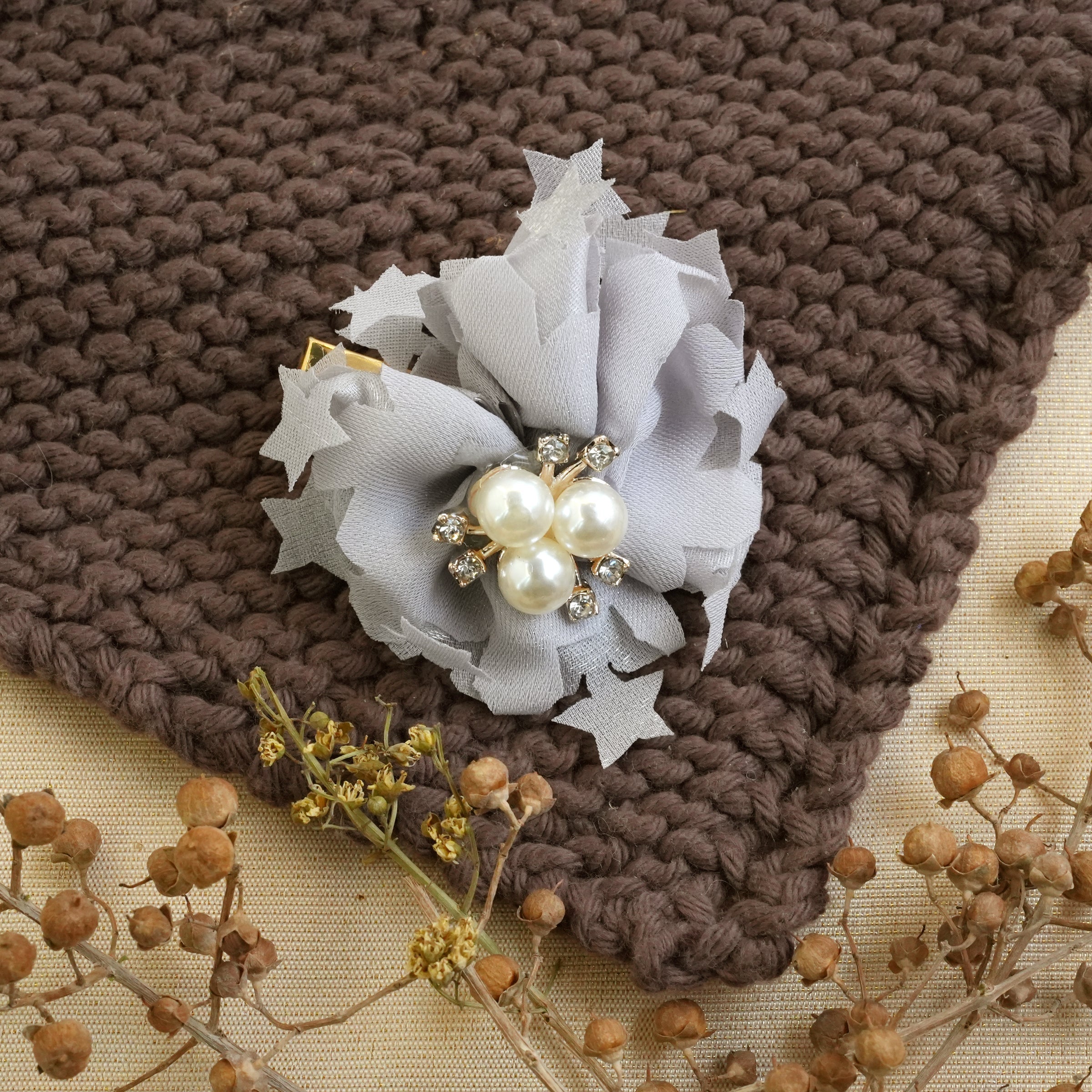 Elegant Floral Pearl Hair Pins