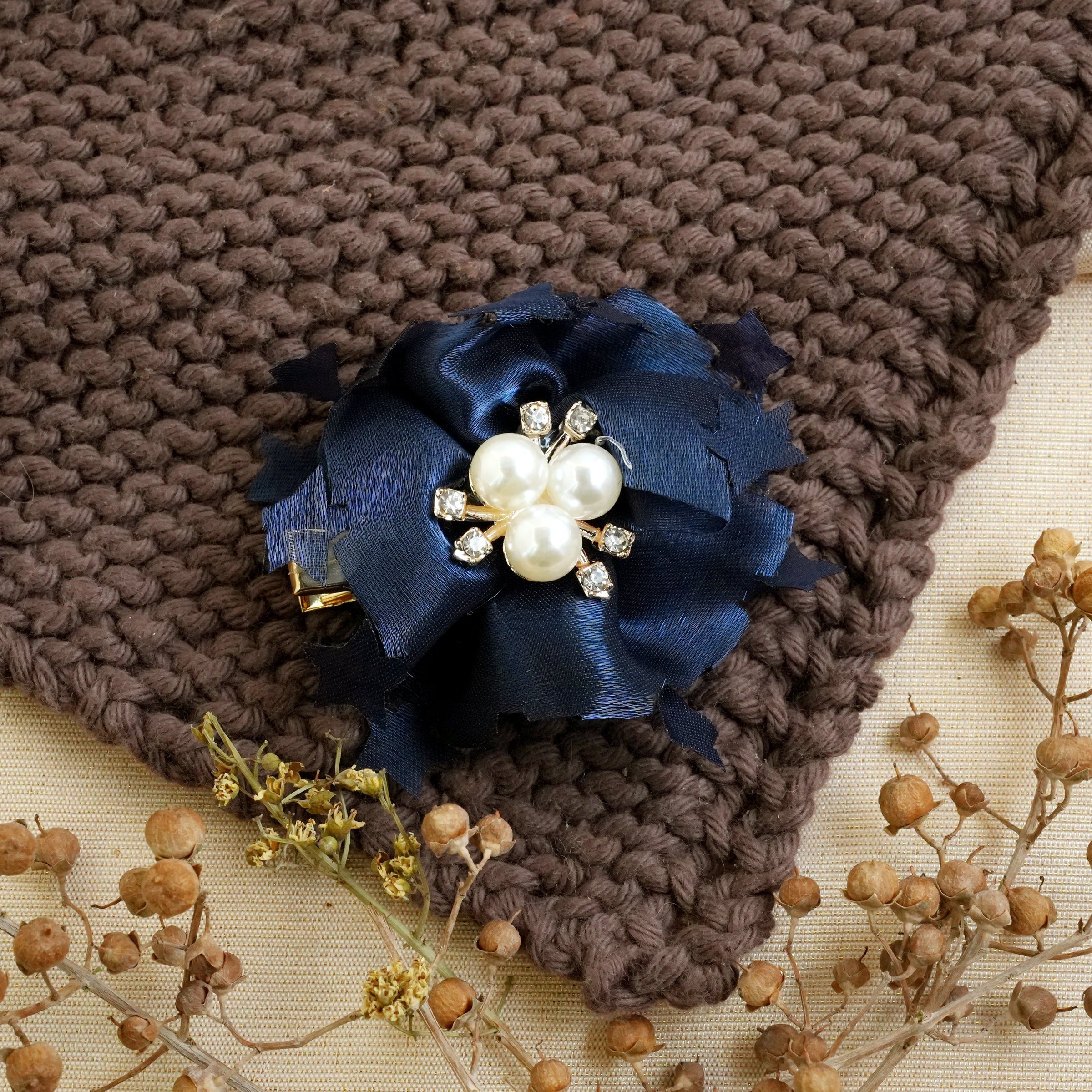 Elegant Floral Pearl Hair Pins