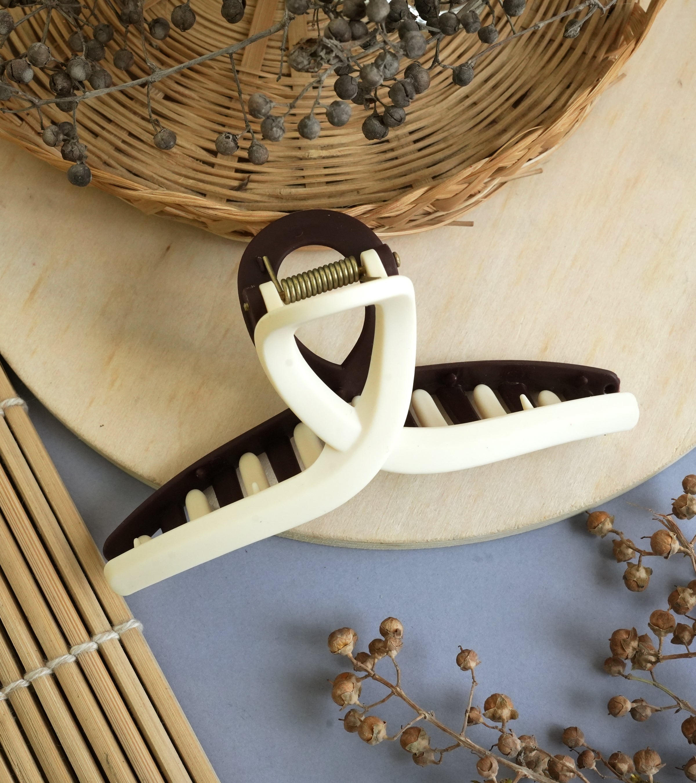 Minimalist Matte Hair Claw Clips – Classic Elegance"