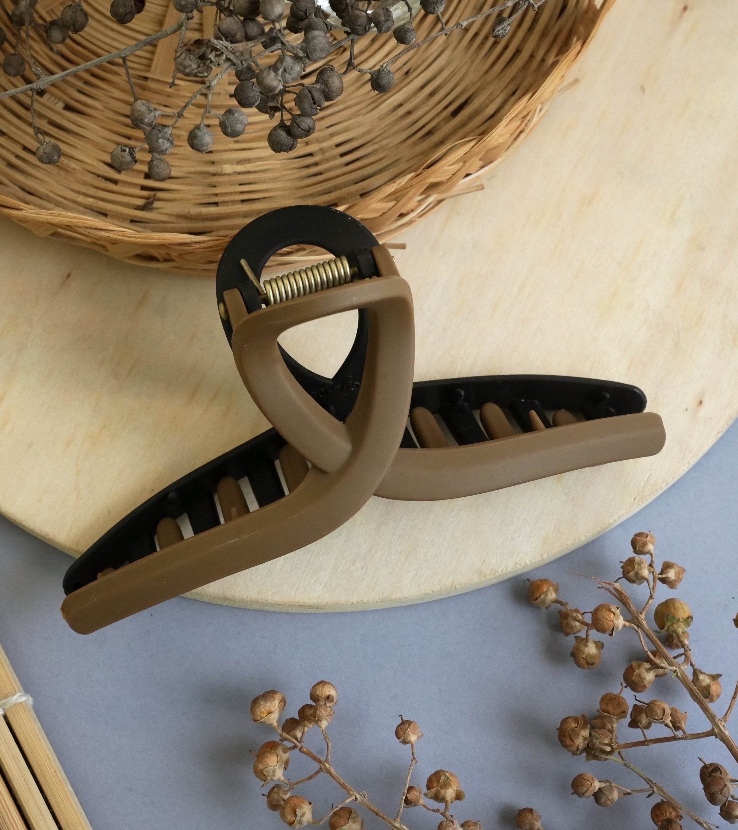 Minimalist Matte Hair Claw Clips – Classic Elegance"