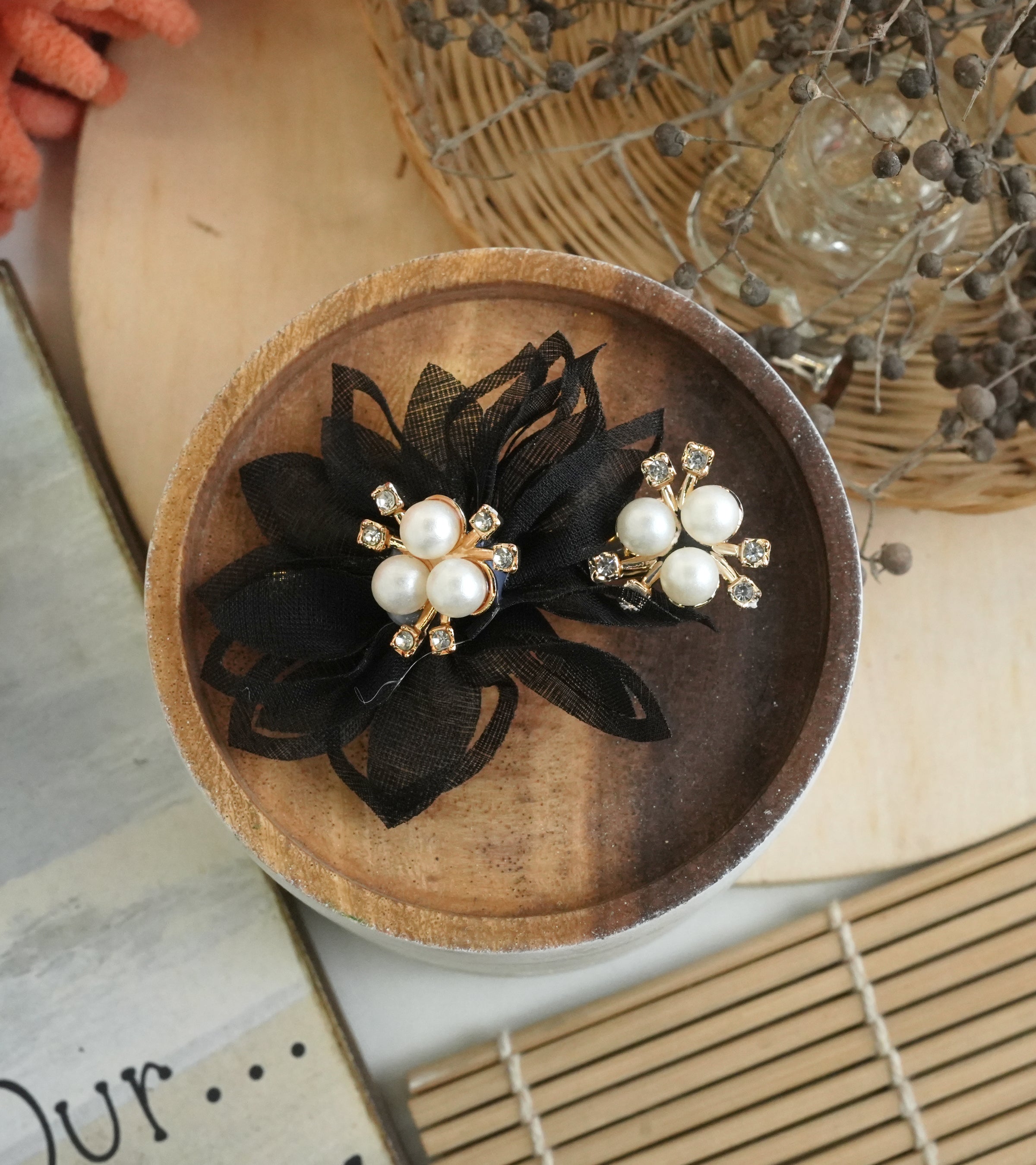 Elegant Pearl Floral Hair Pins
