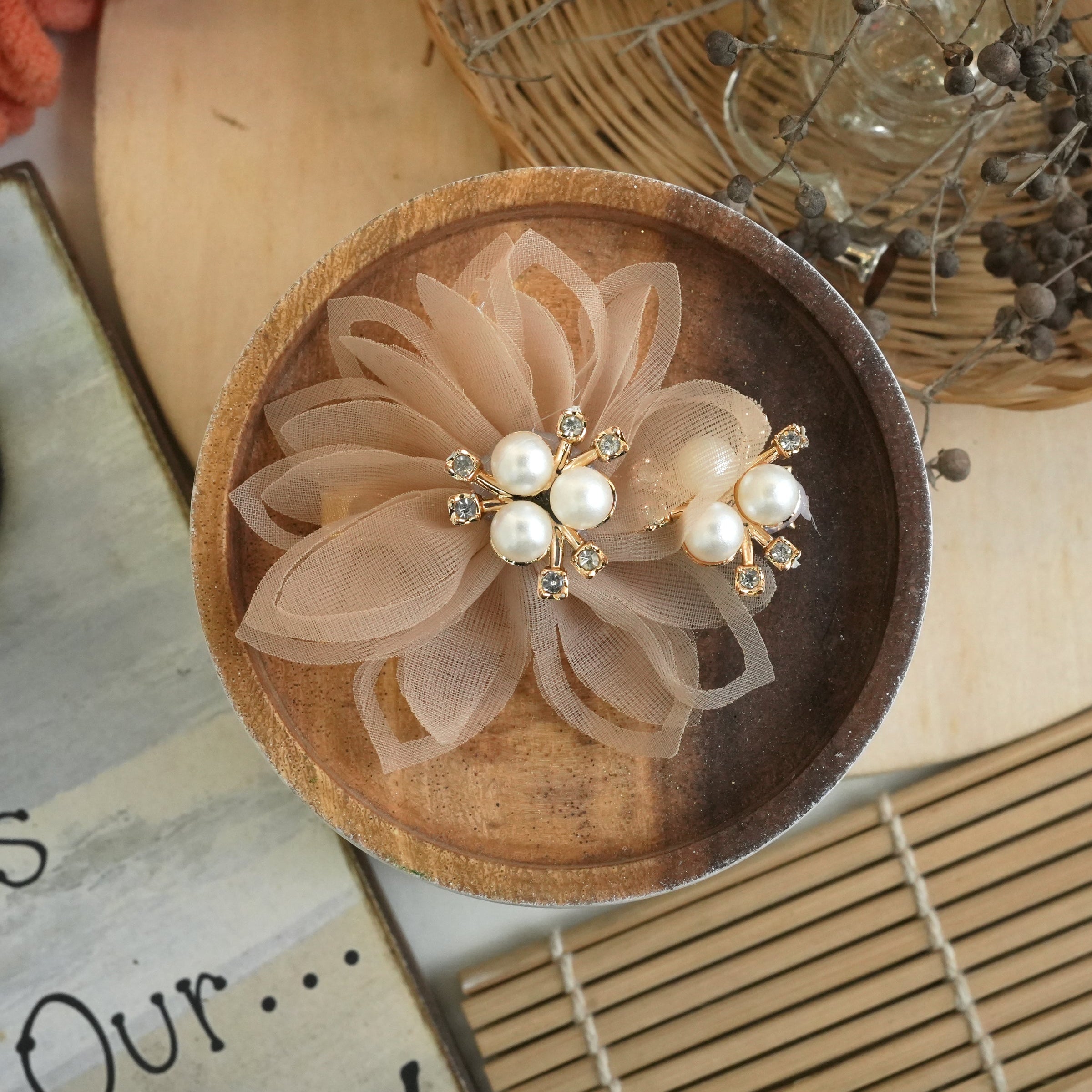 Elegant Pearl Floral Hair Pins