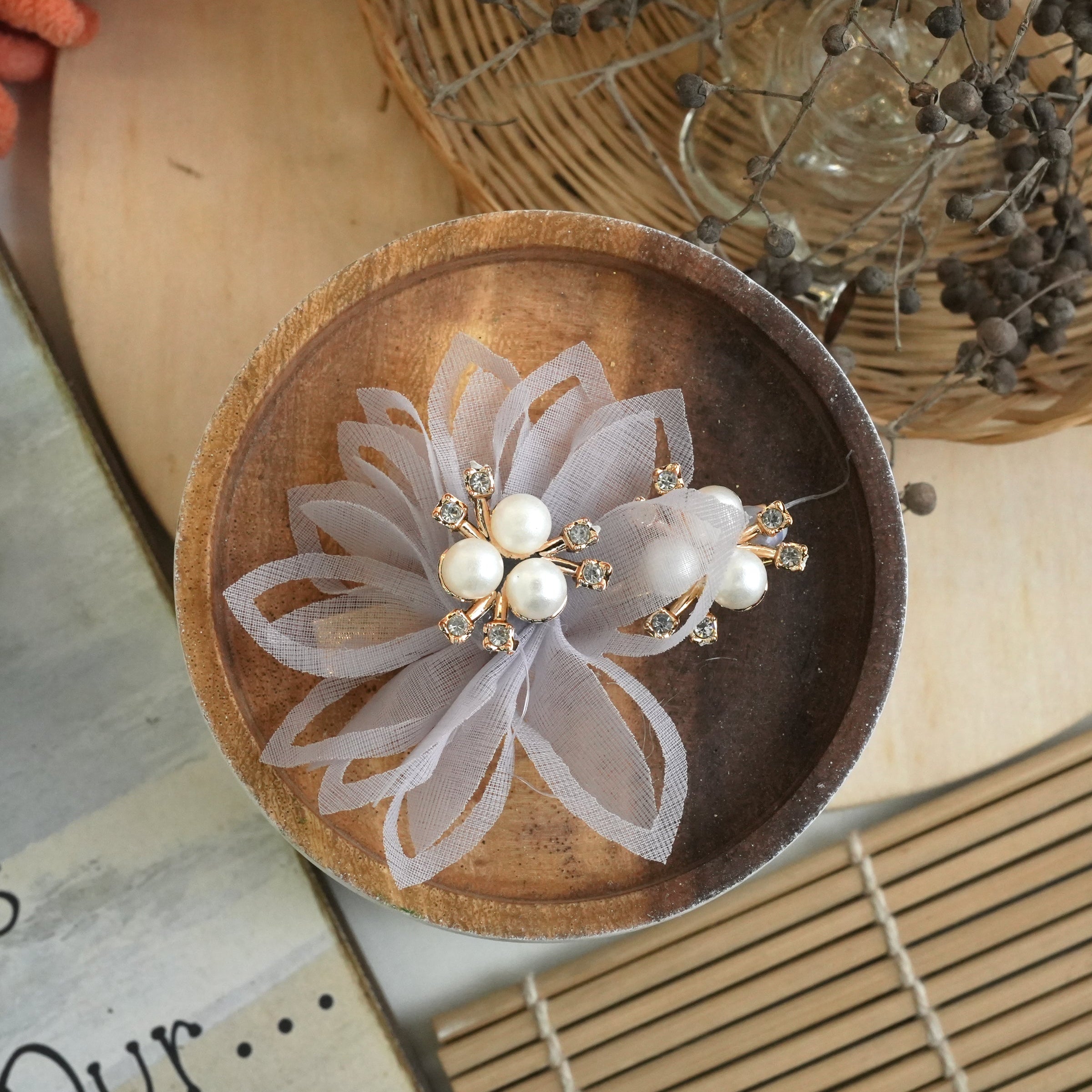 Elegant Pearl Floral Hair Pins