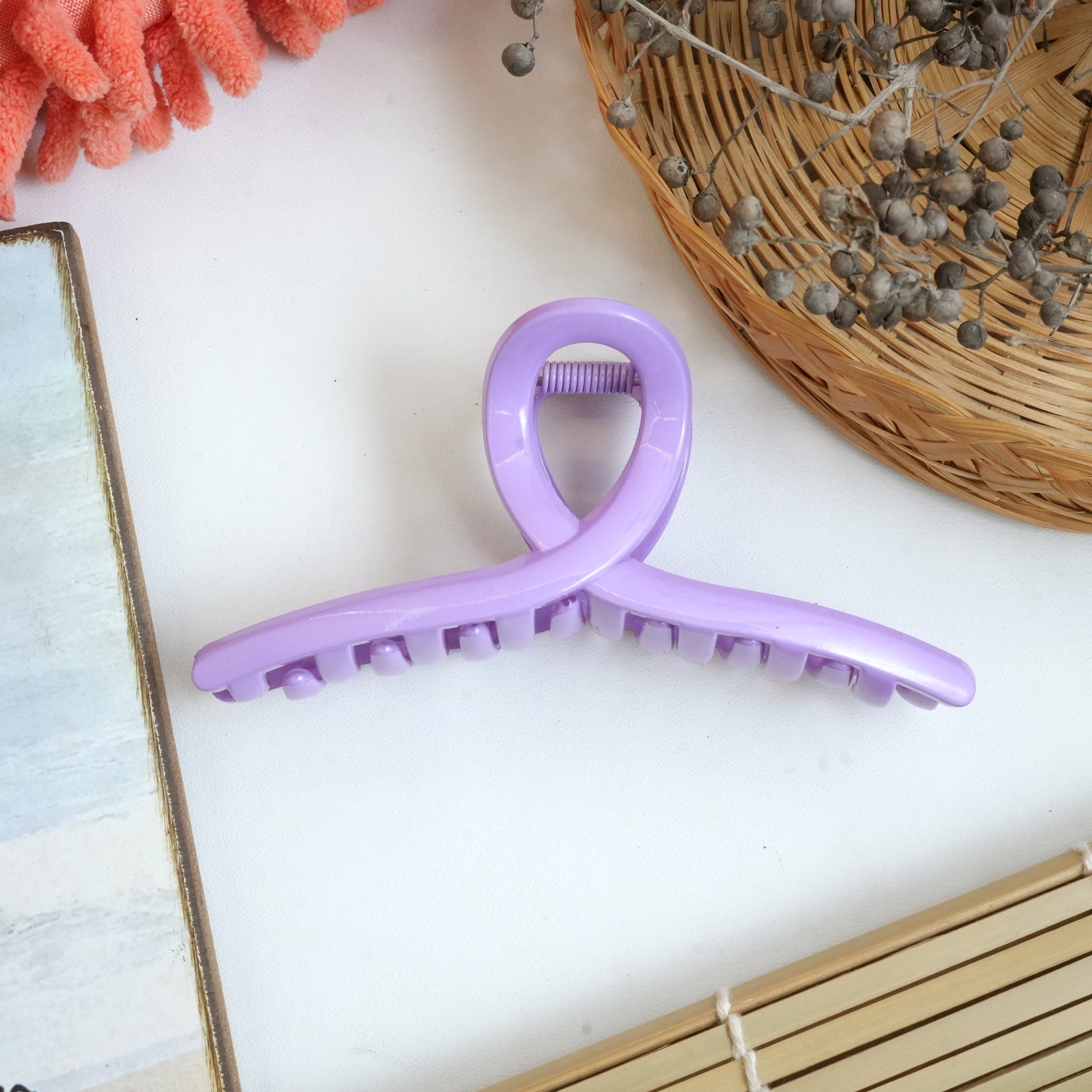 Minimalist Matte Hair Claw Clips – Classic Elegance"