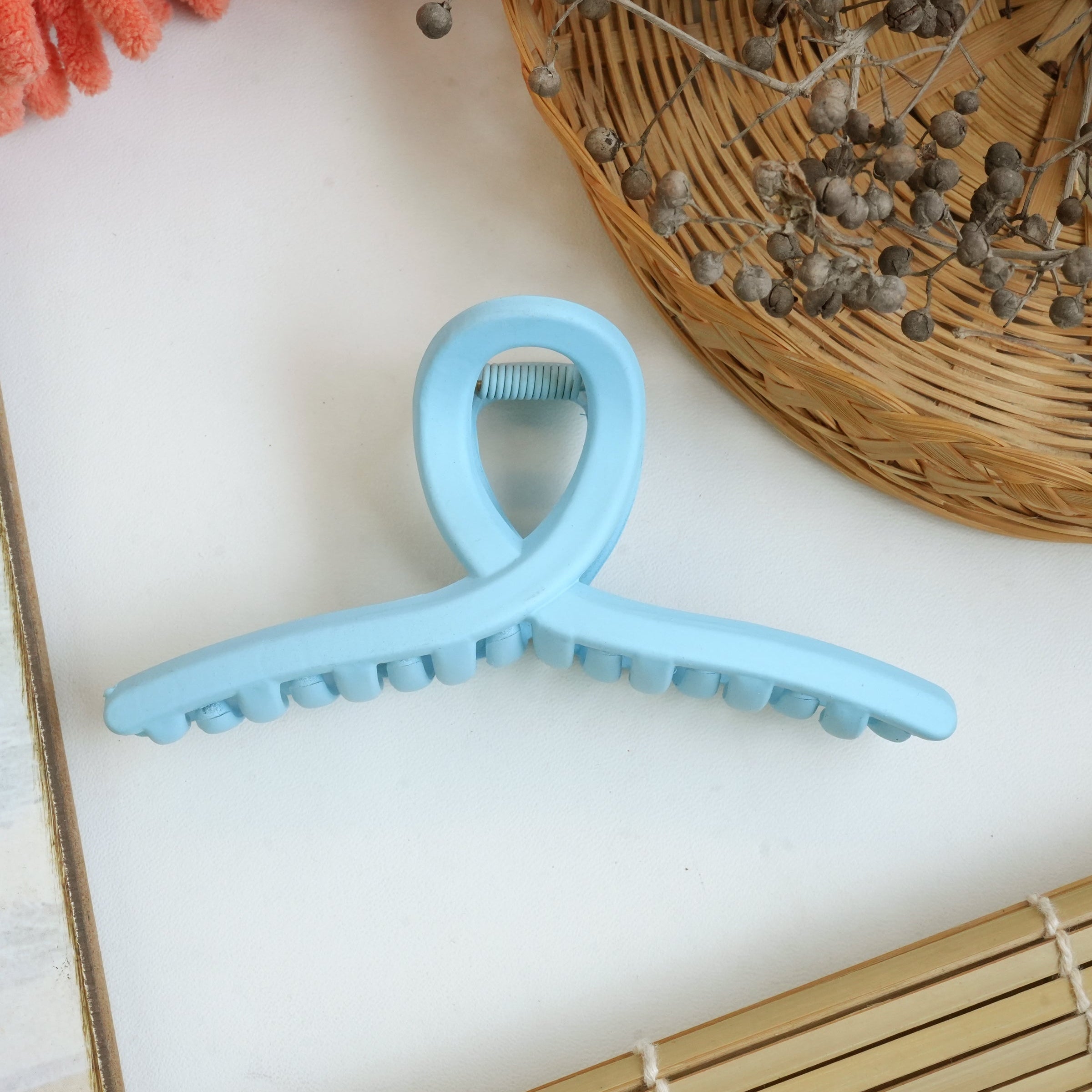 Minimalist Matte Hair Claw Clips – Classic Elegance"