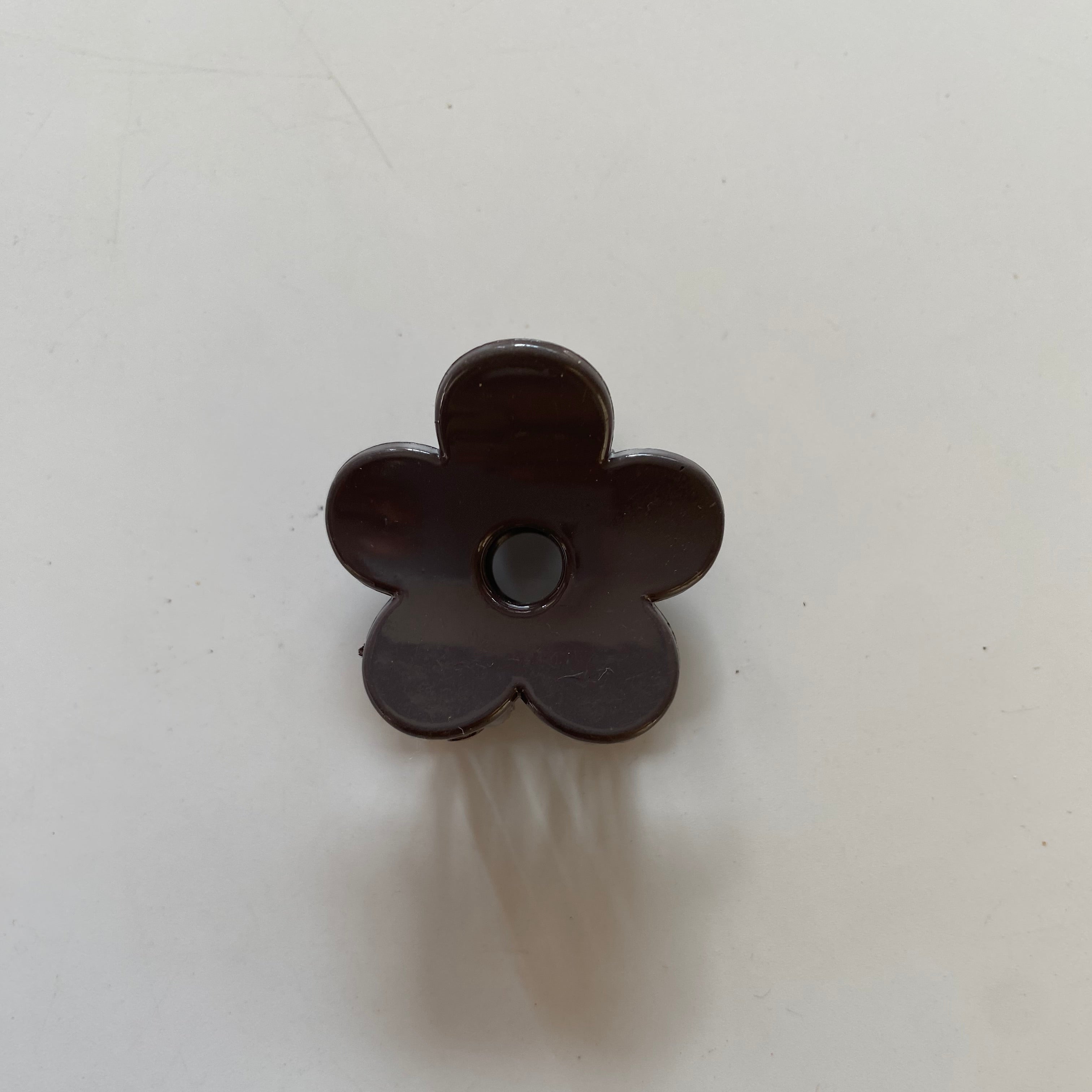 Minimalist Flower Hair Claw in Glossy Maroon