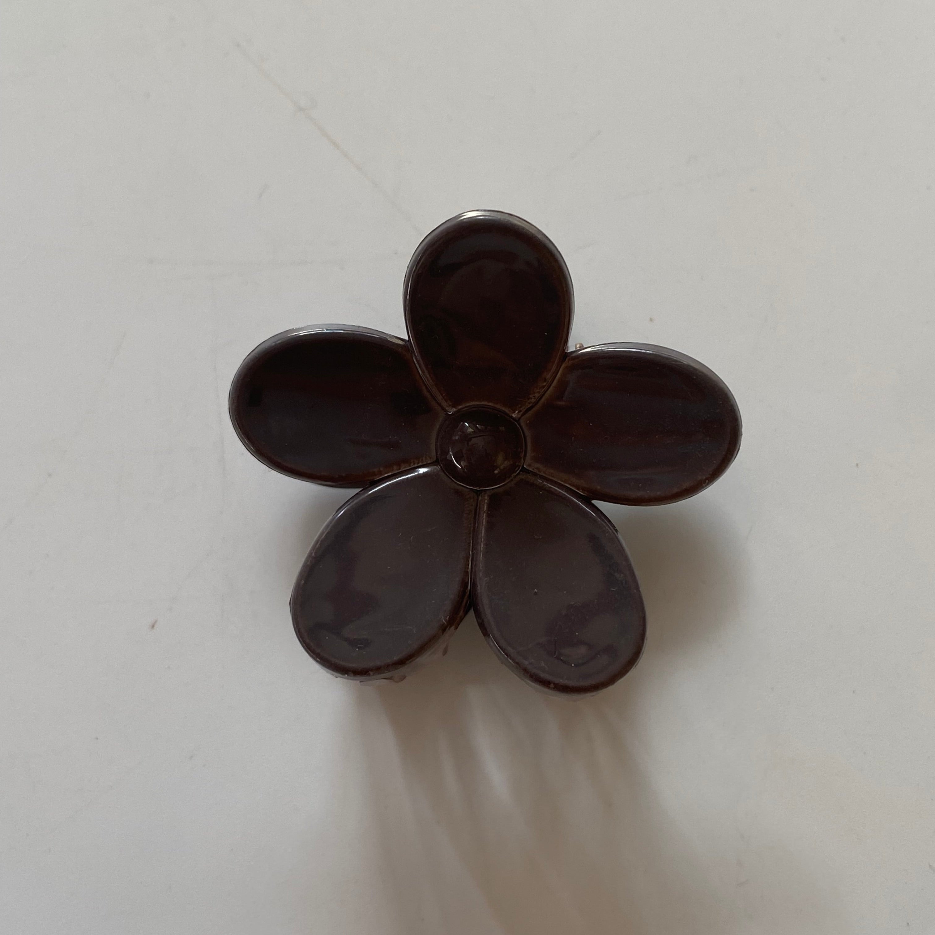 Minimalist Flower Hair Claw in Glossy Maroon