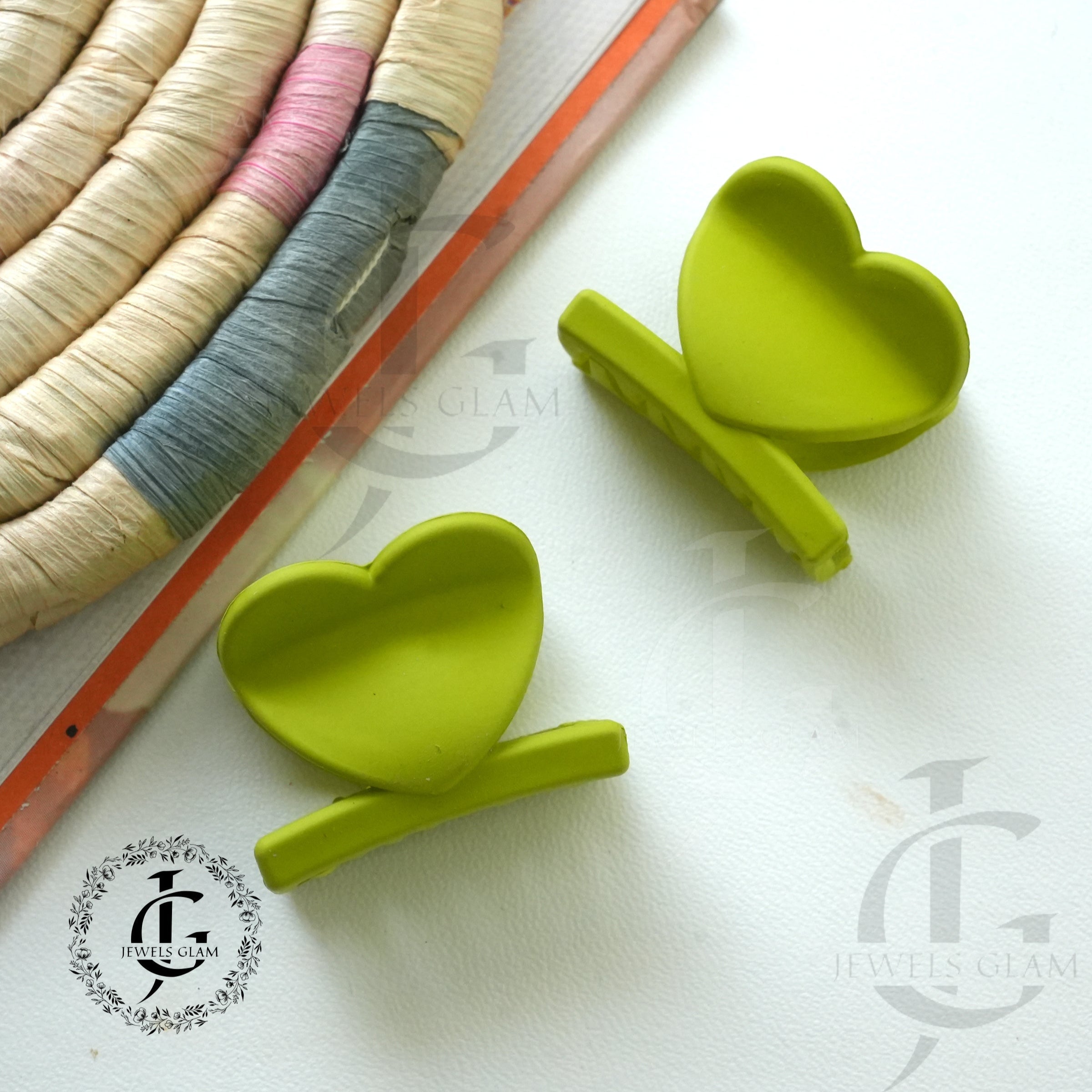 Charming Heart-Shaped Hair Catchers 1 pc