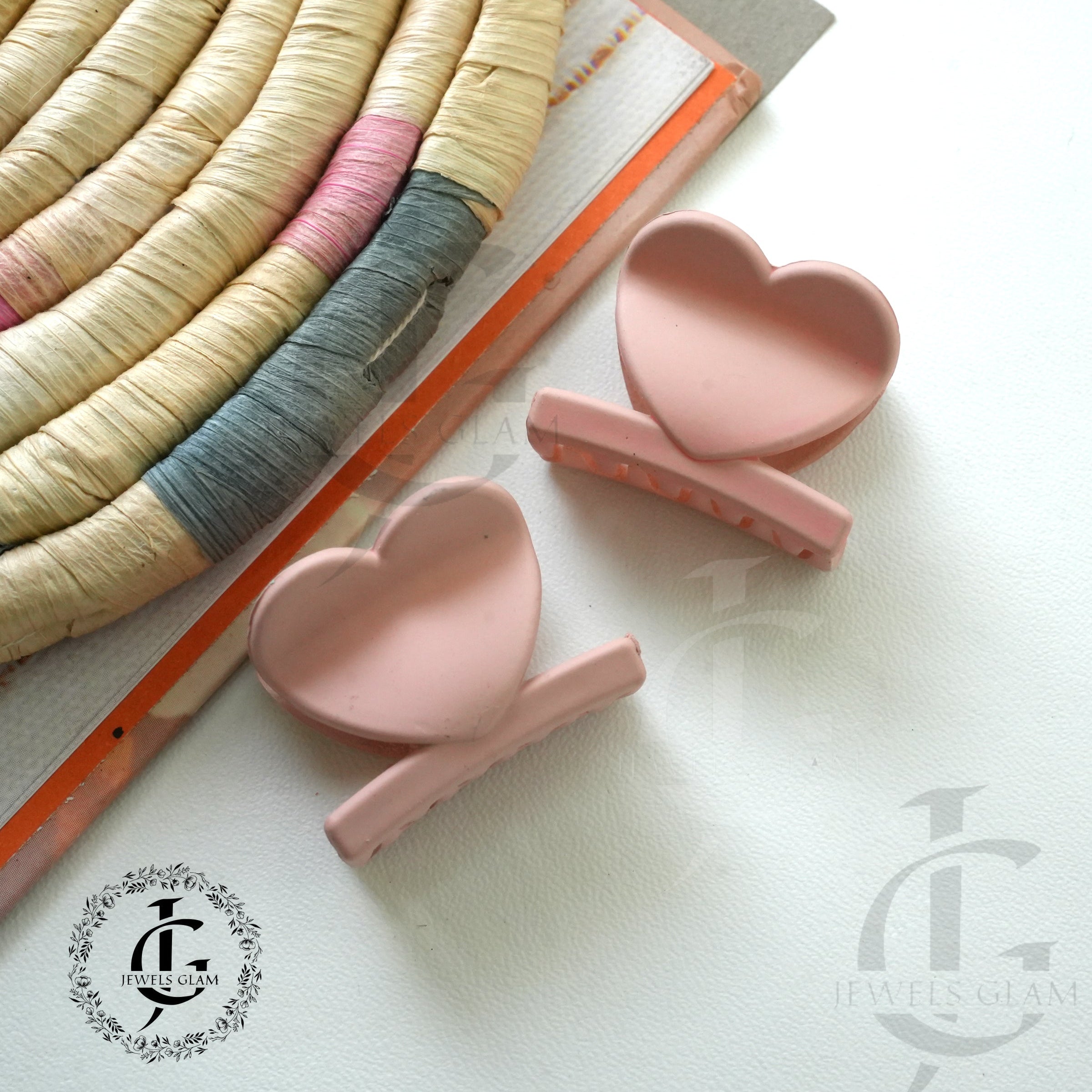 Charming Heart-Shaped Hair Catchers 1 pc