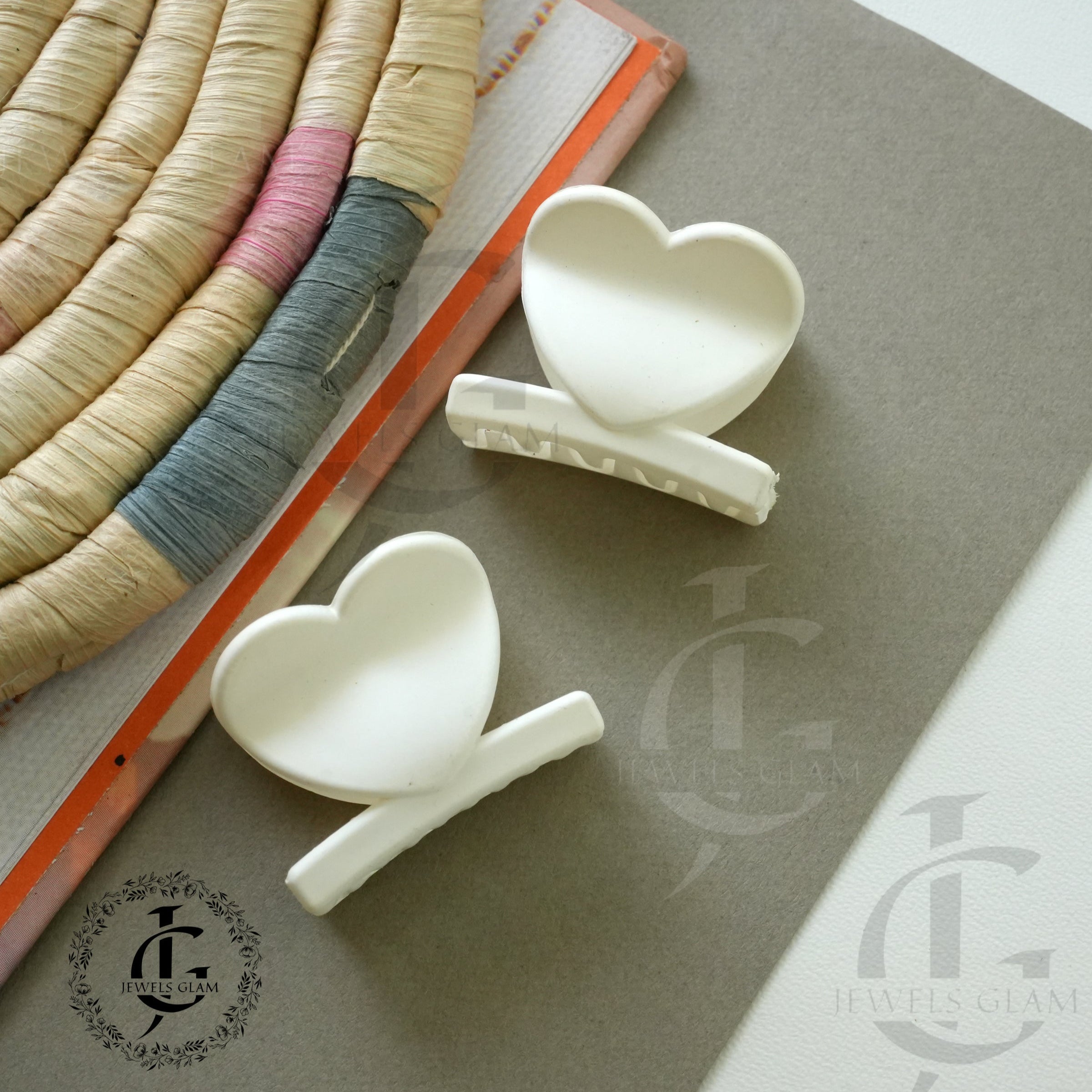 Charming Heart-Shaped Hair Catchers 1 pc