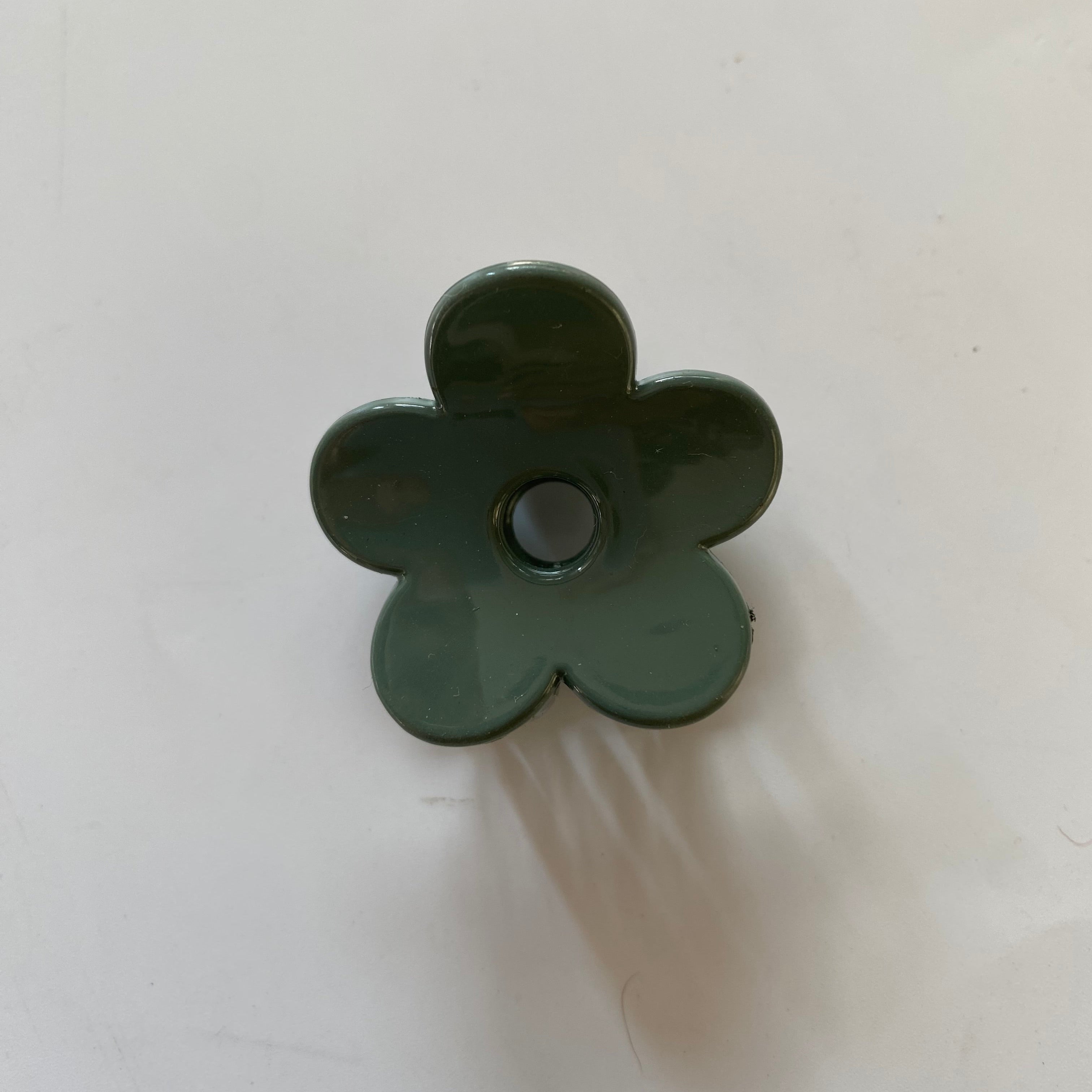 Minimalist Flower Hair Claw in Glossy Maroon