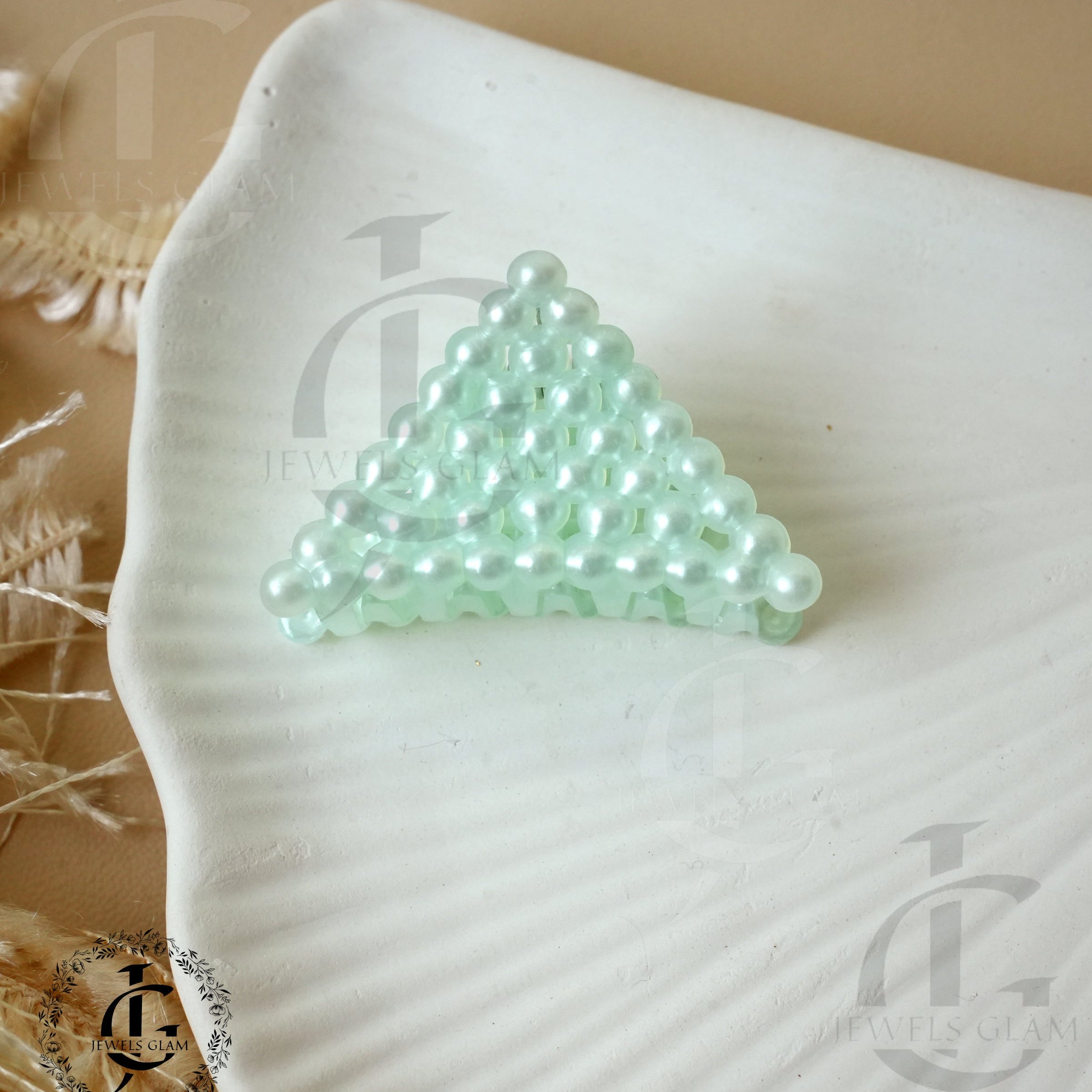 Triangular Pearl Hair Catchers – Pastel Elegance