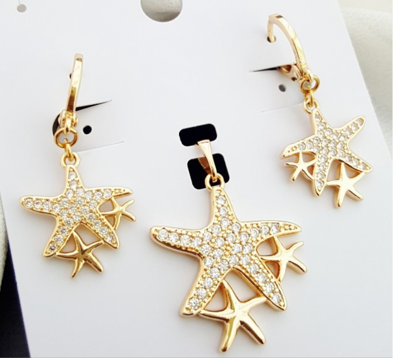 Dazzling Starfish Pendant With Studs