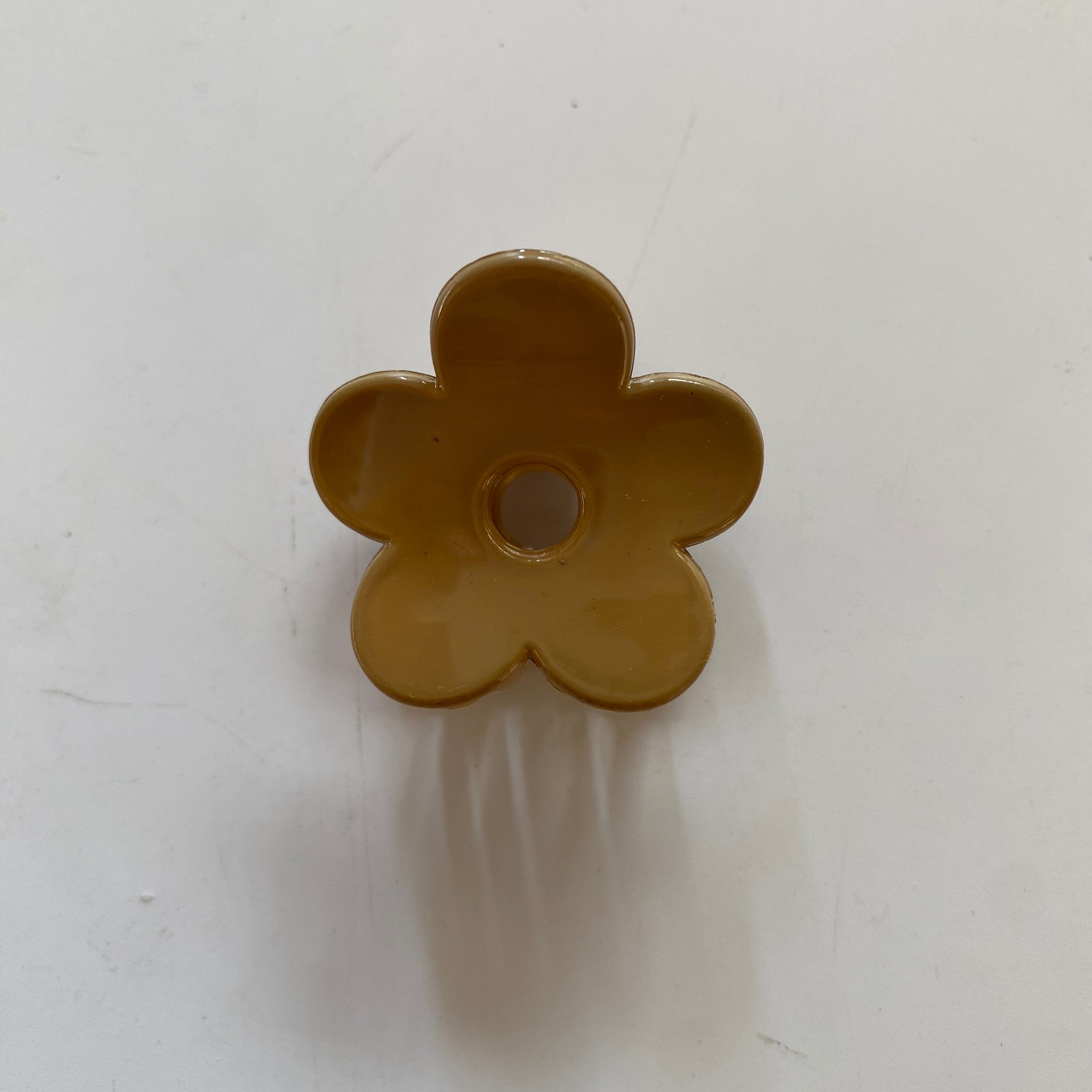 Minimalist Flower Hair Claw in Glossy Maroon