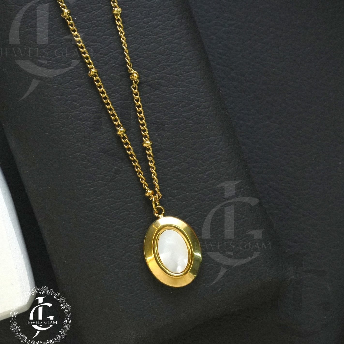 Elegant Gold-Plated Oval Pendant Necklace