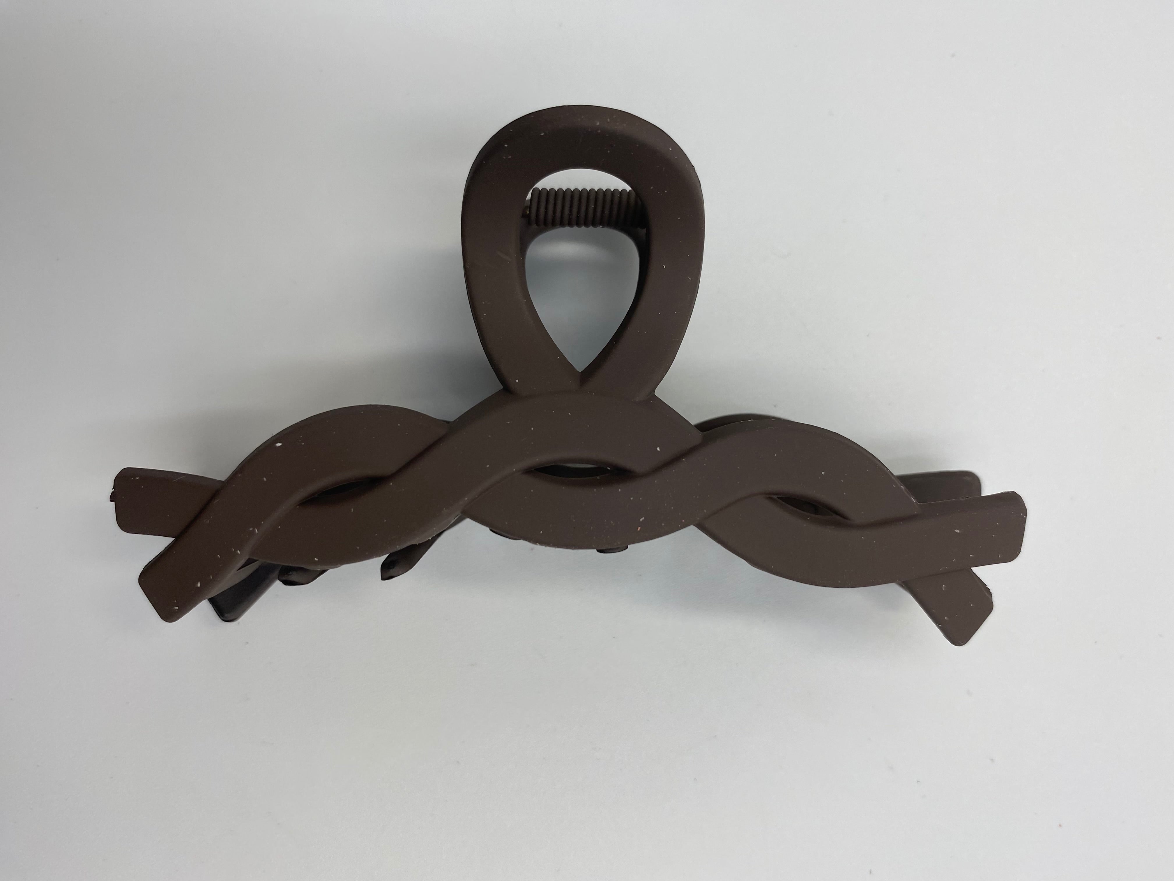 Twisted Matte Hair Claw Clips