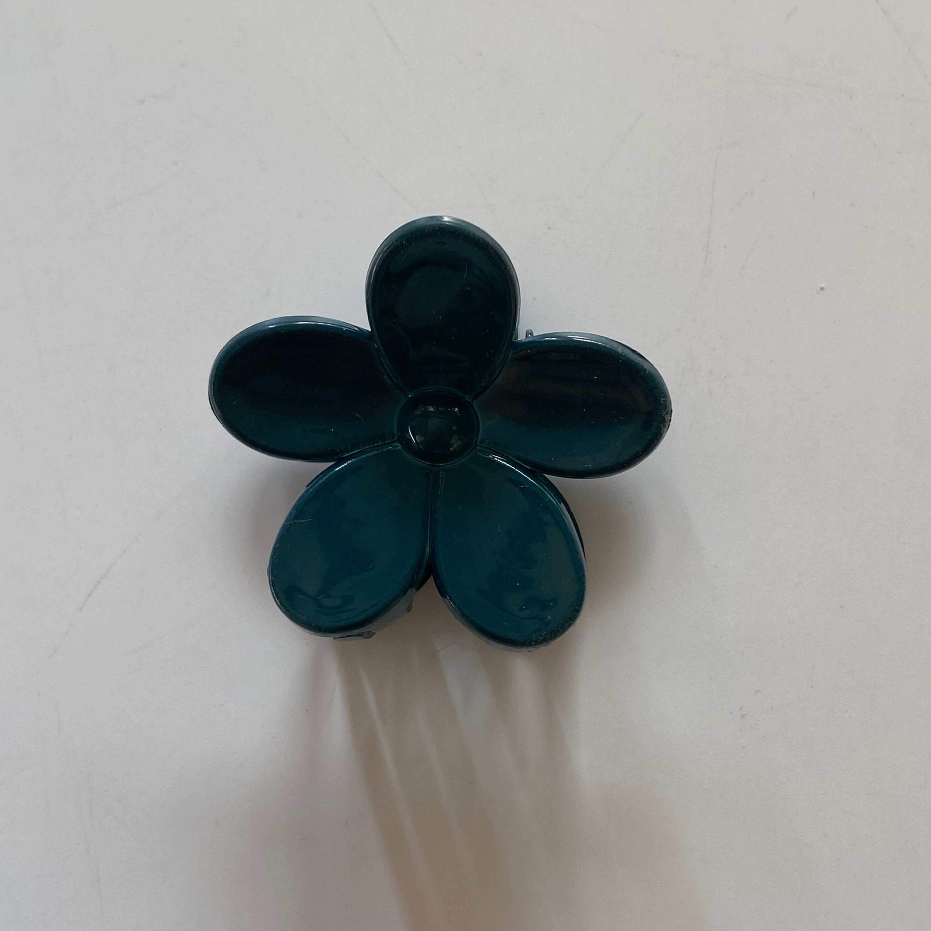 Minimalist Flower Hair Claw in Glossy Maroon