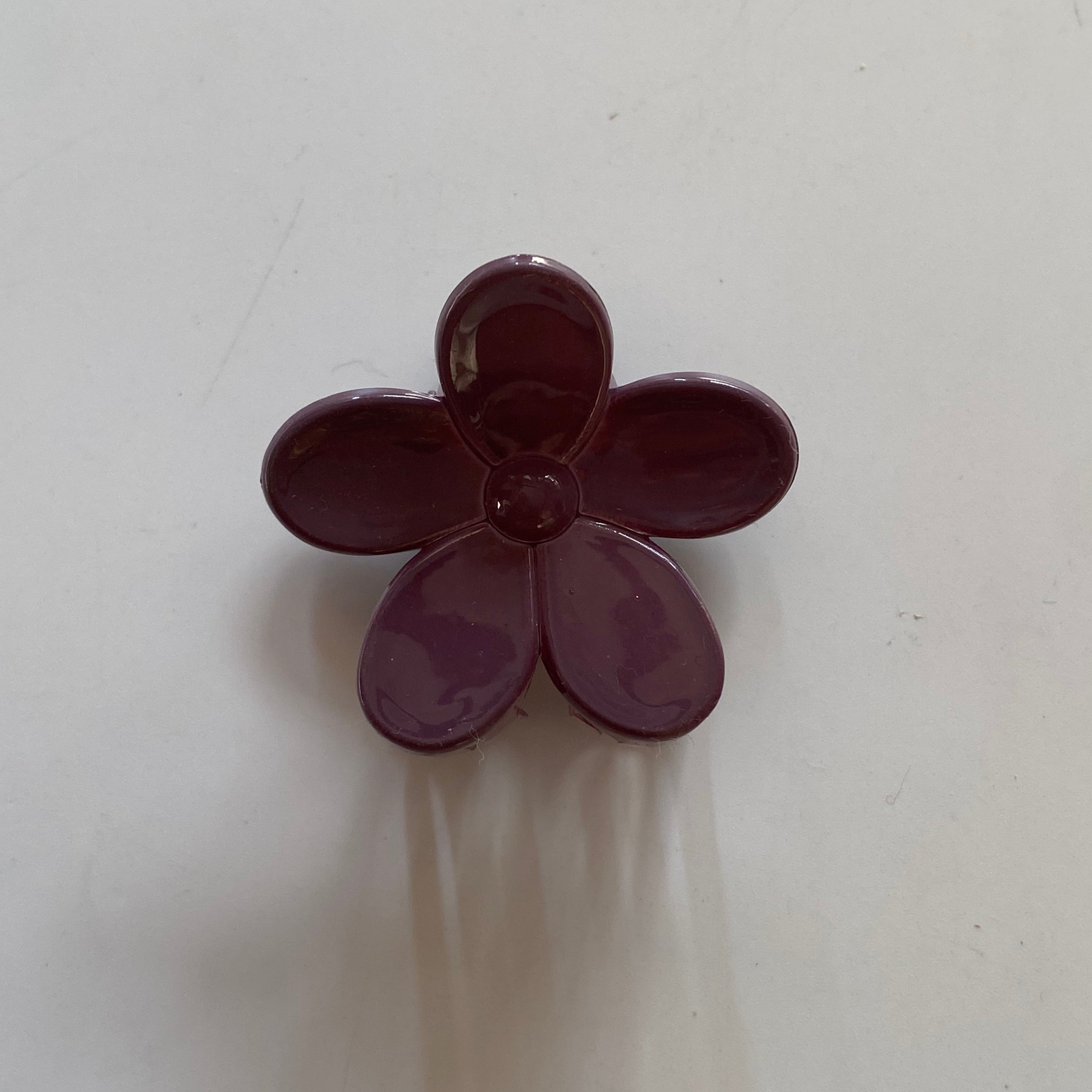 Minimalist Flower Hair Claw in Glossy Maroon