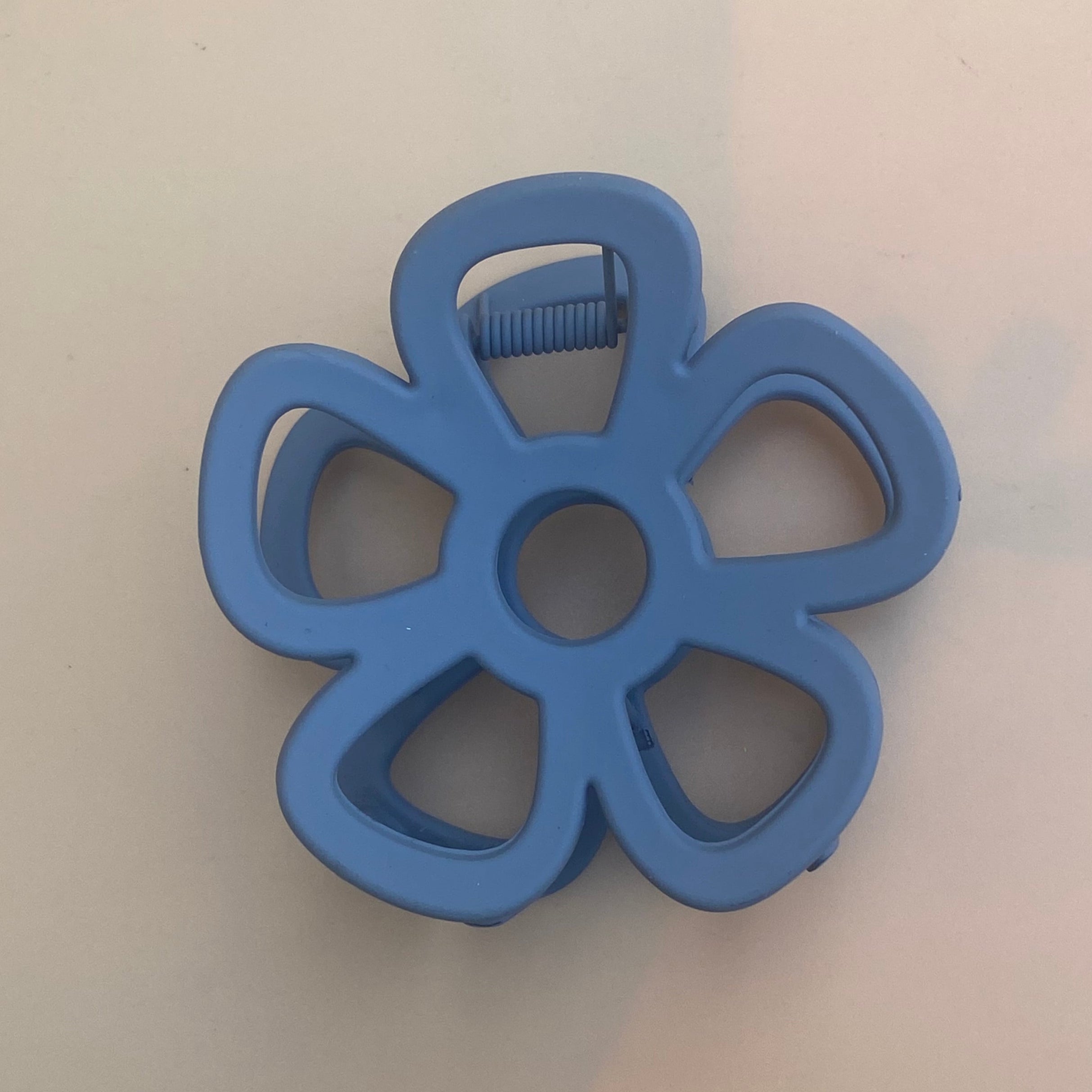 Bloom-Shaped Hair Clips - Vibrant and Stylish Hold
