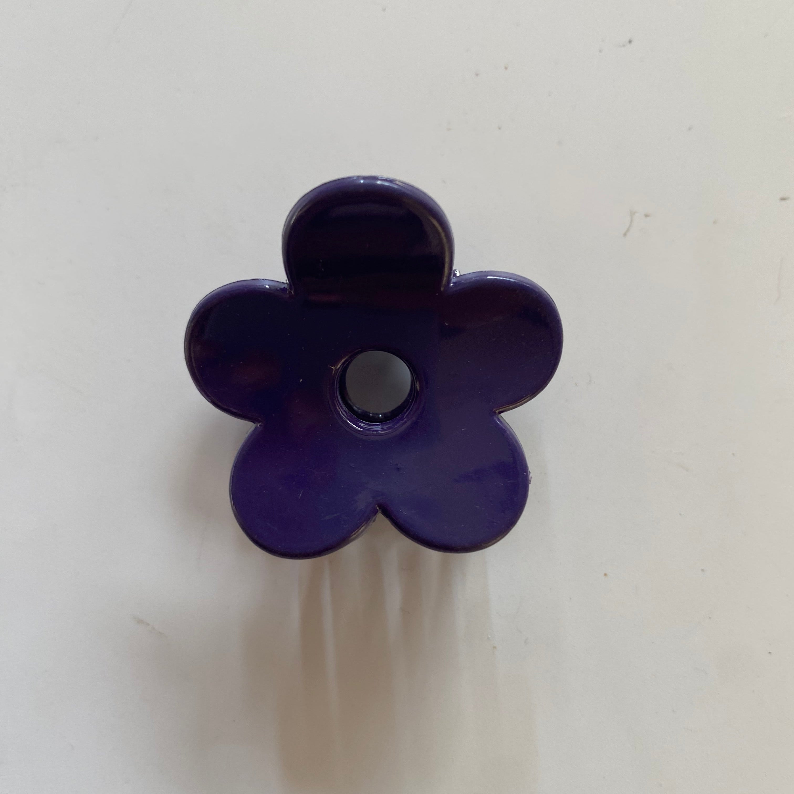 Minimalist Flower Hair Claw in Glossy Maroon