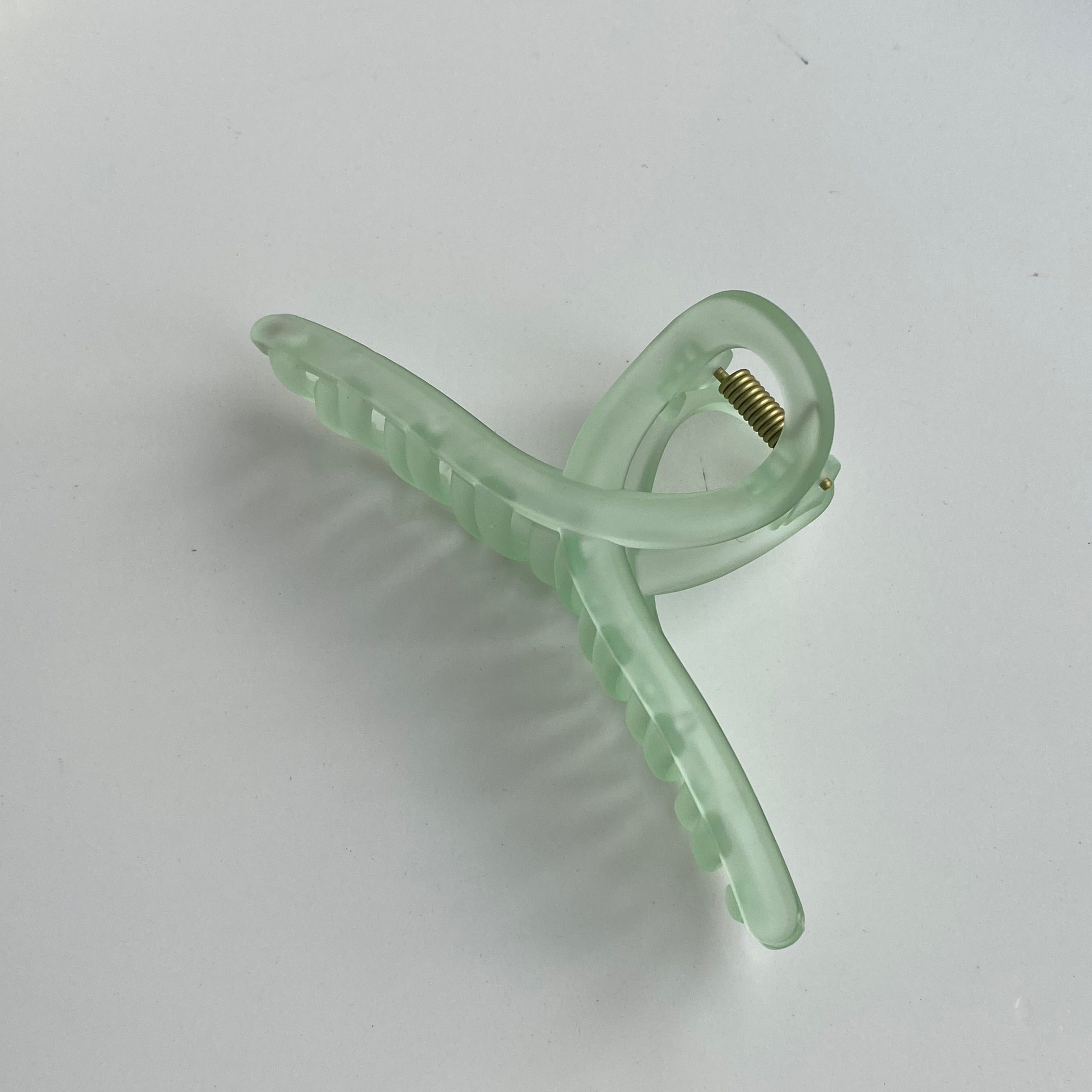 Elegant Matte Cross Hair Clip