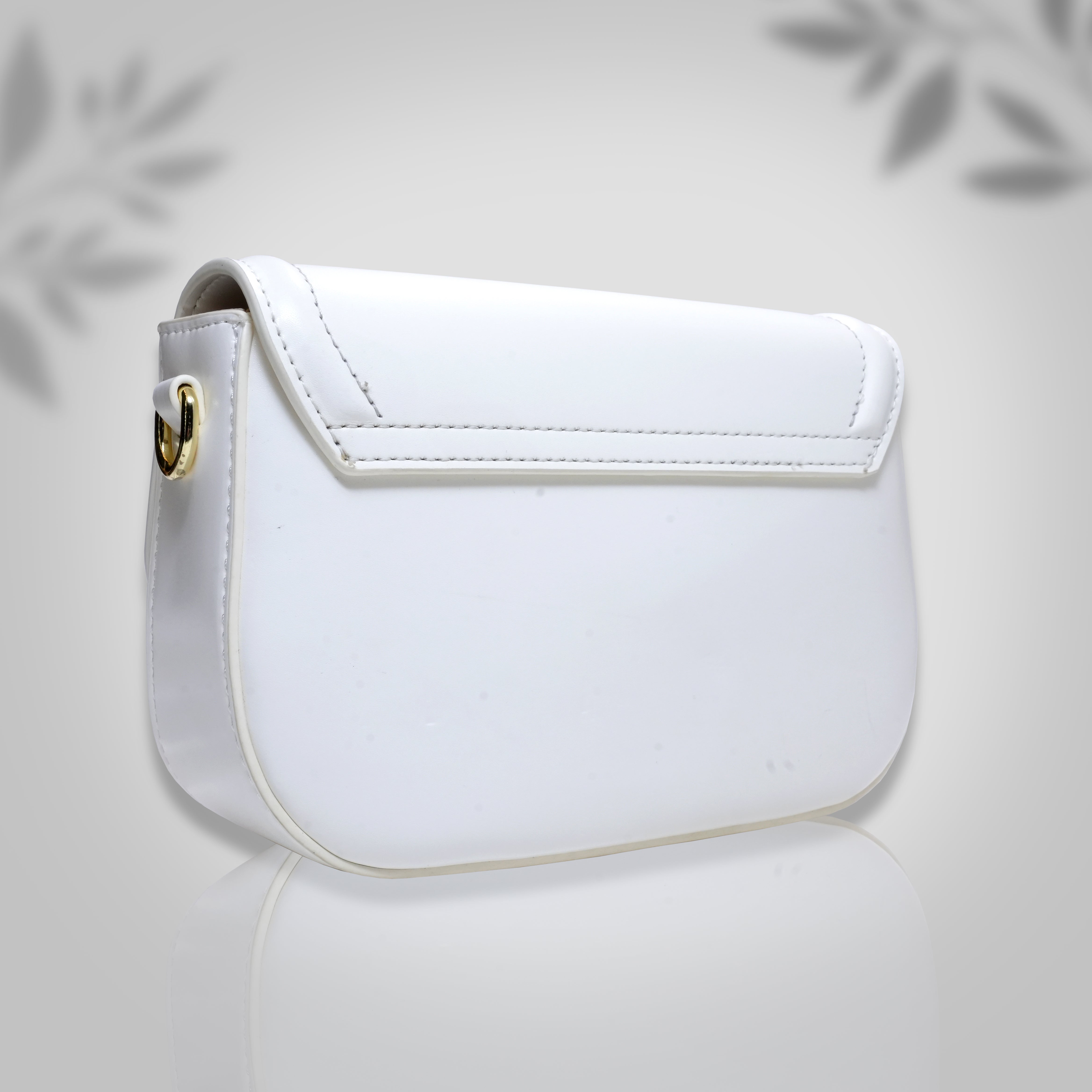 Women Sleek Leather Bag With Adjustable Strap