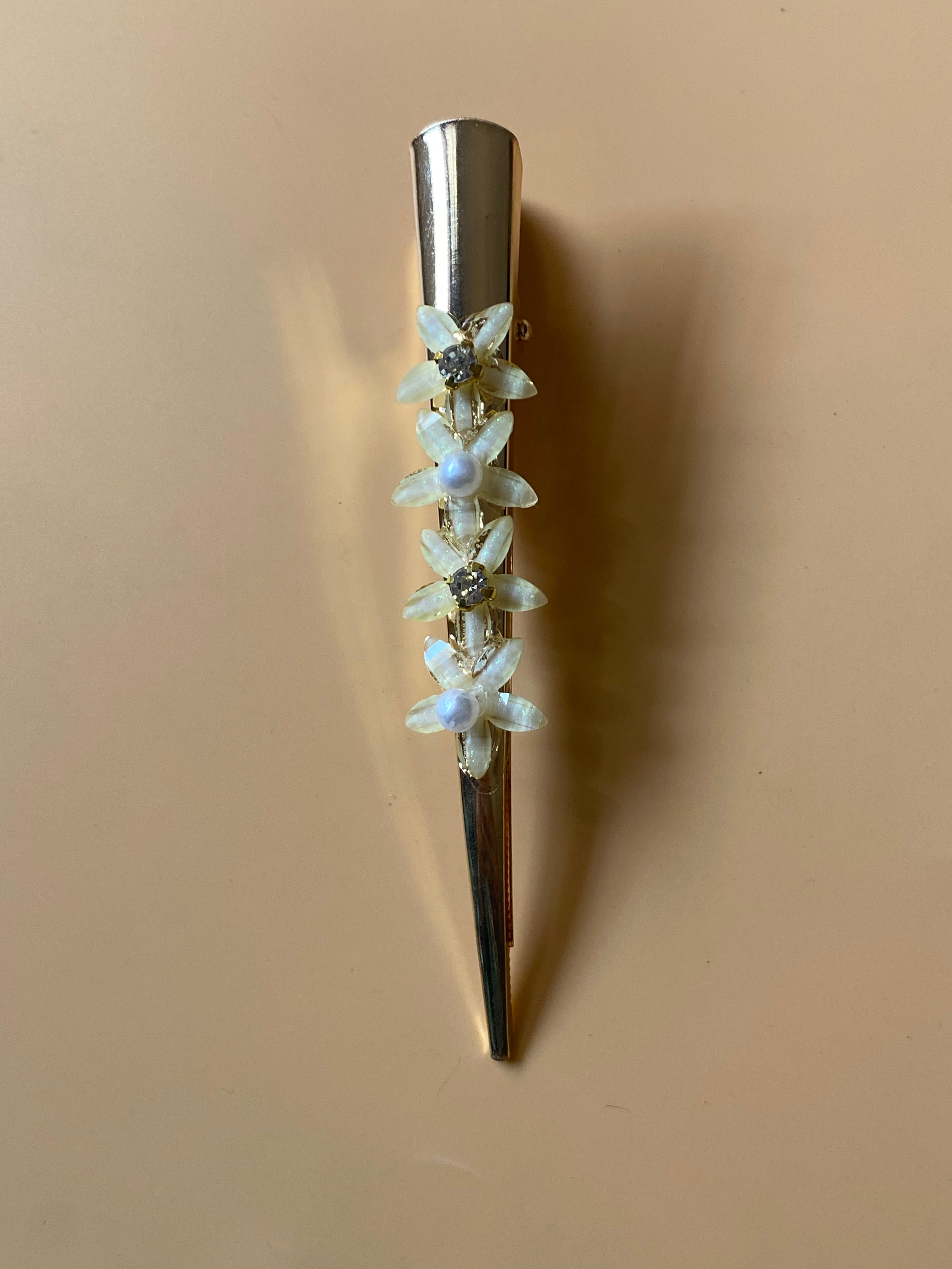 Elegant Floral Pearl Hair Pins