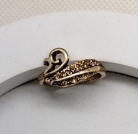 Elegant Swirl Crystal Ring