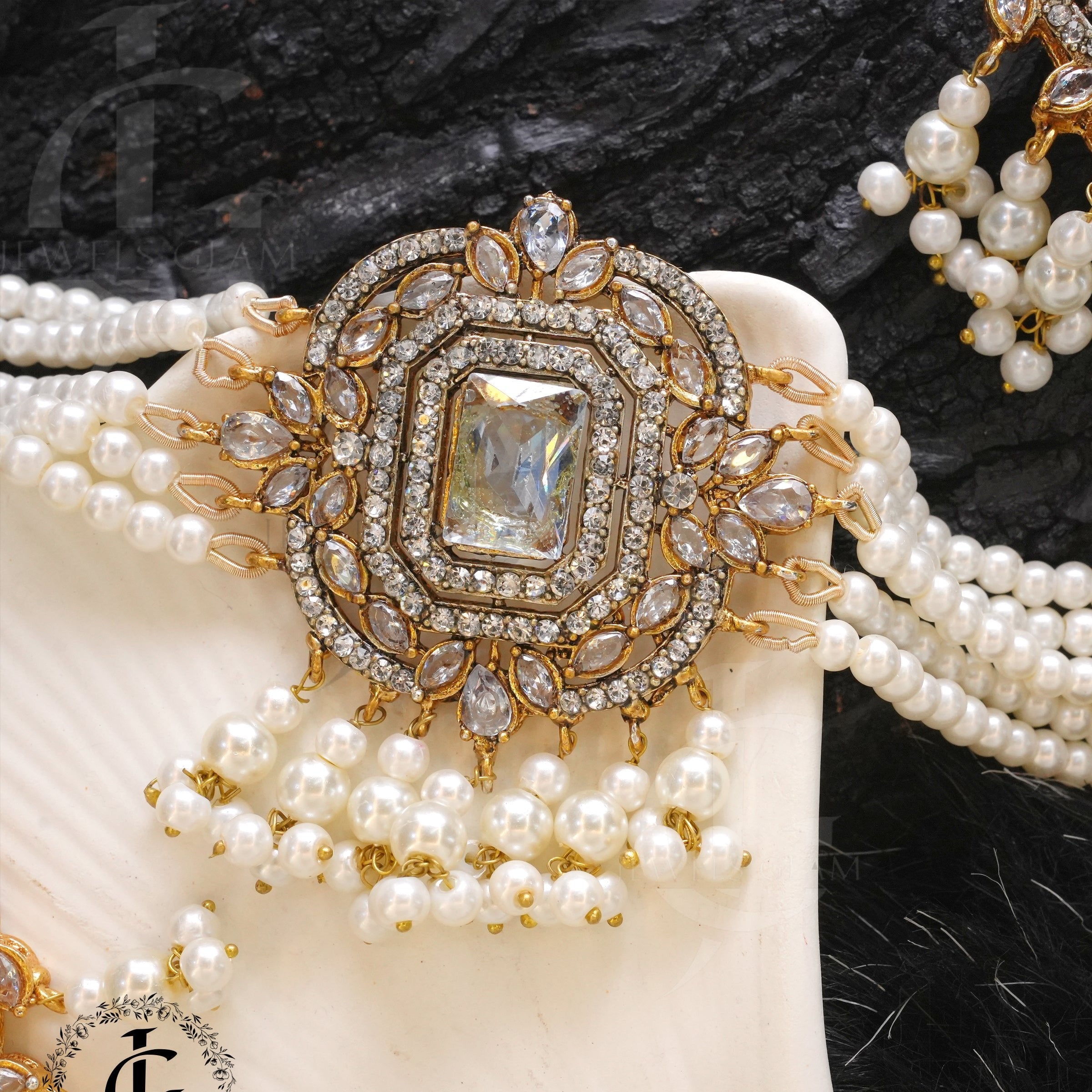 American Diamond Choker Set With Tika Crystal White