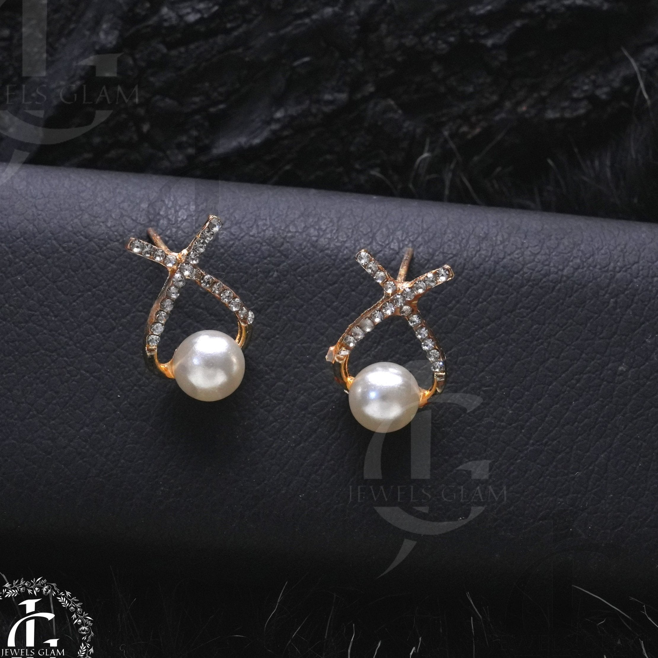 Pearl Drop Ear Studs