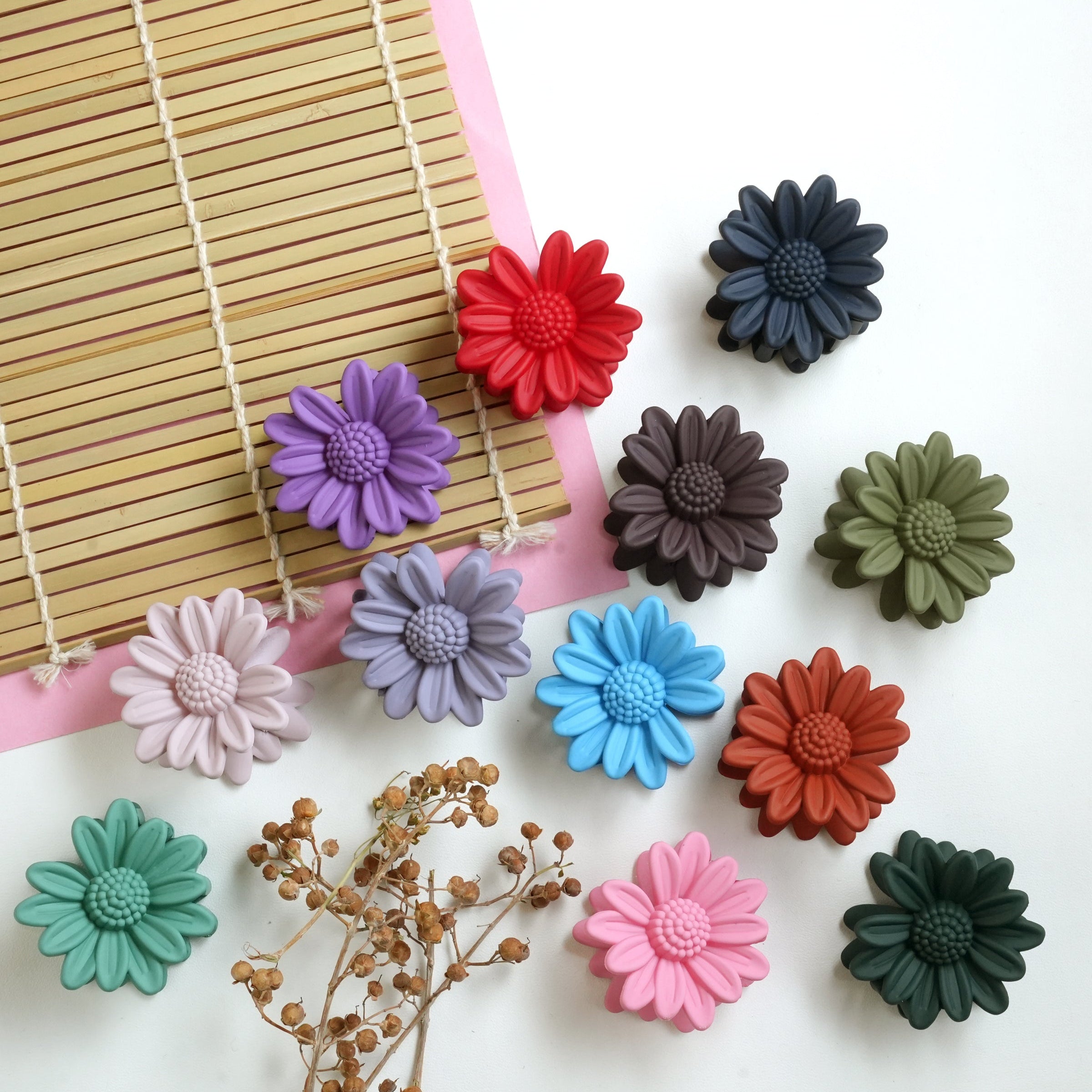 Blooming Daisy Hair Claw Clips