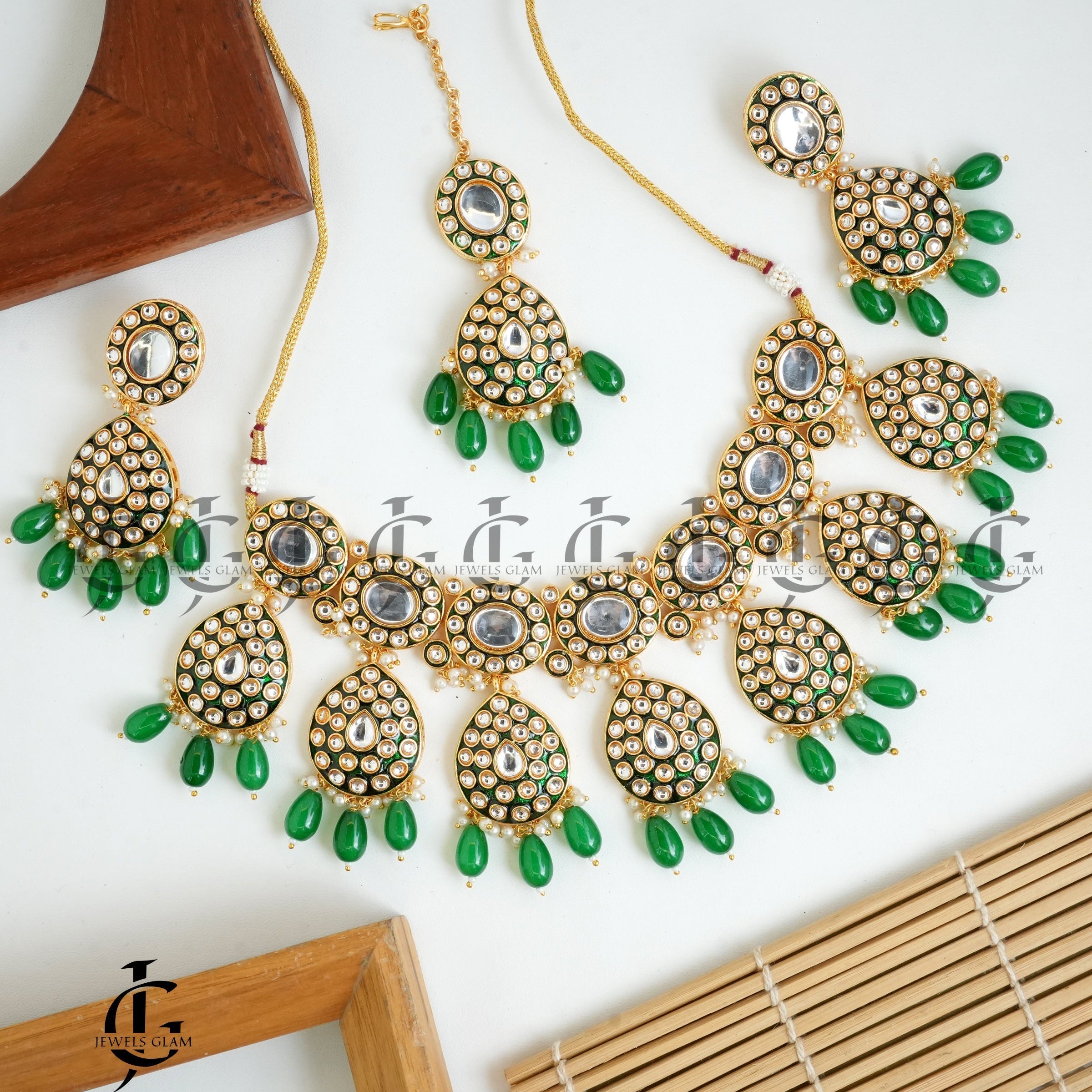 Emerald Elegance Kundan Bridal Jewelry Set
