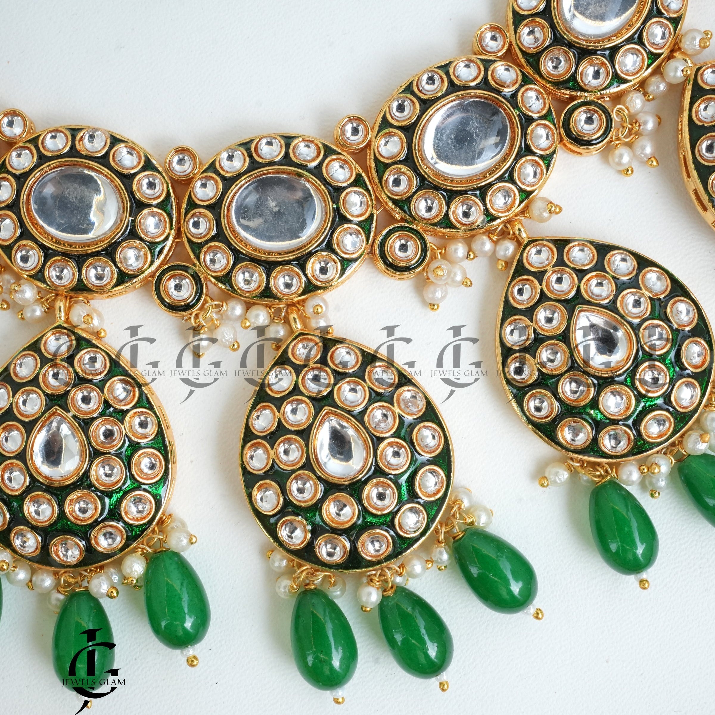 Emerald Elegance Kundan Bridal Jewelry Set