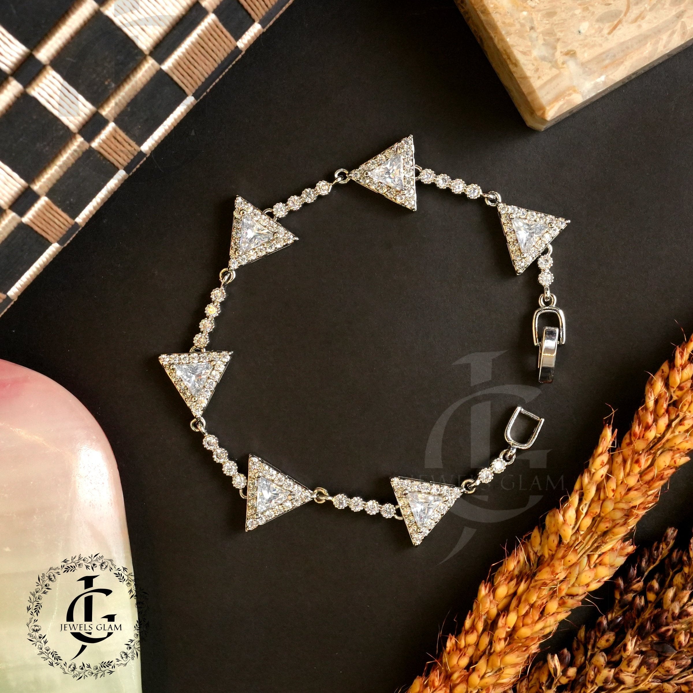 Linking Triangle Silver Loose Bracelet