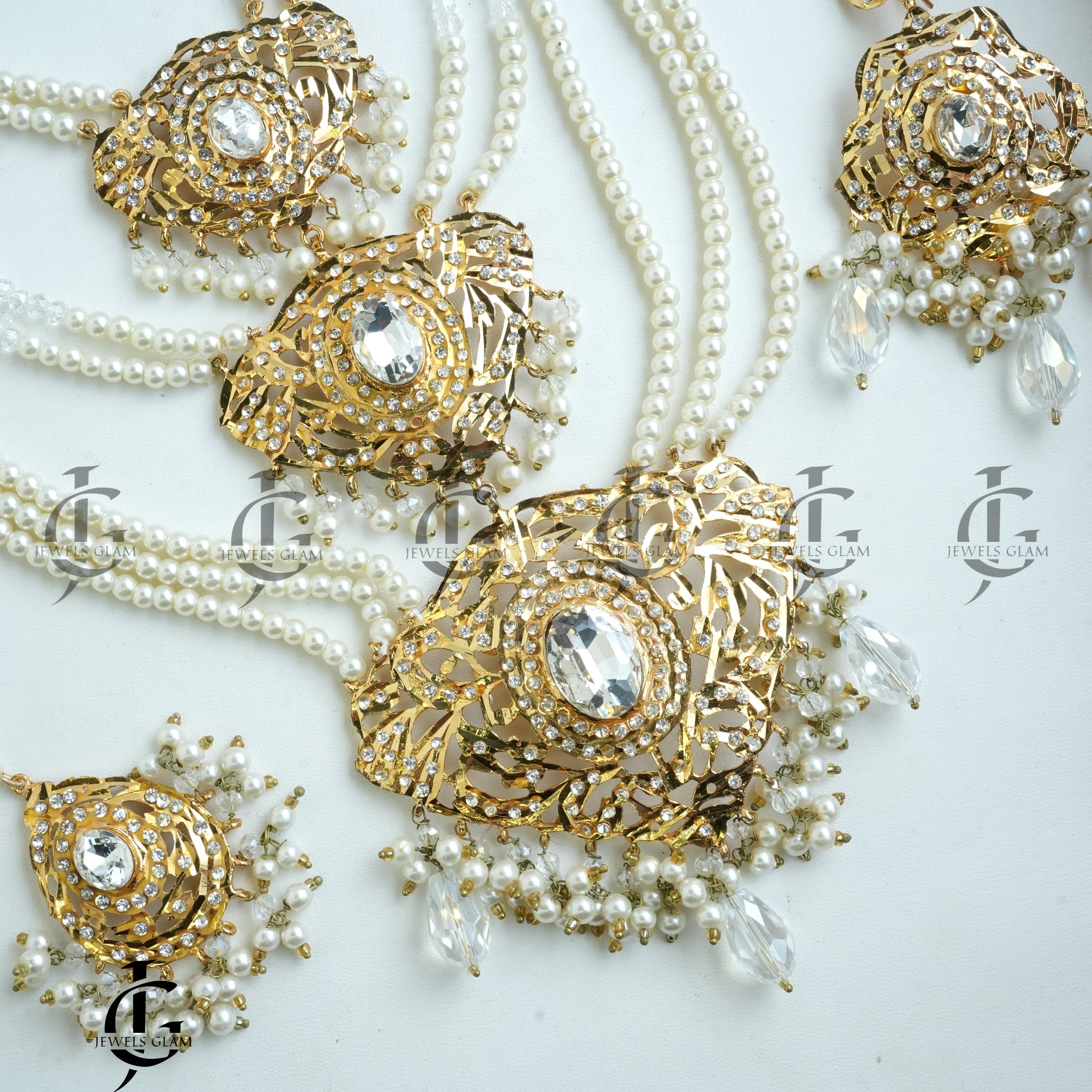 Gold-Tone Pearl Bridal Jewelry Set with Intricate Detailing