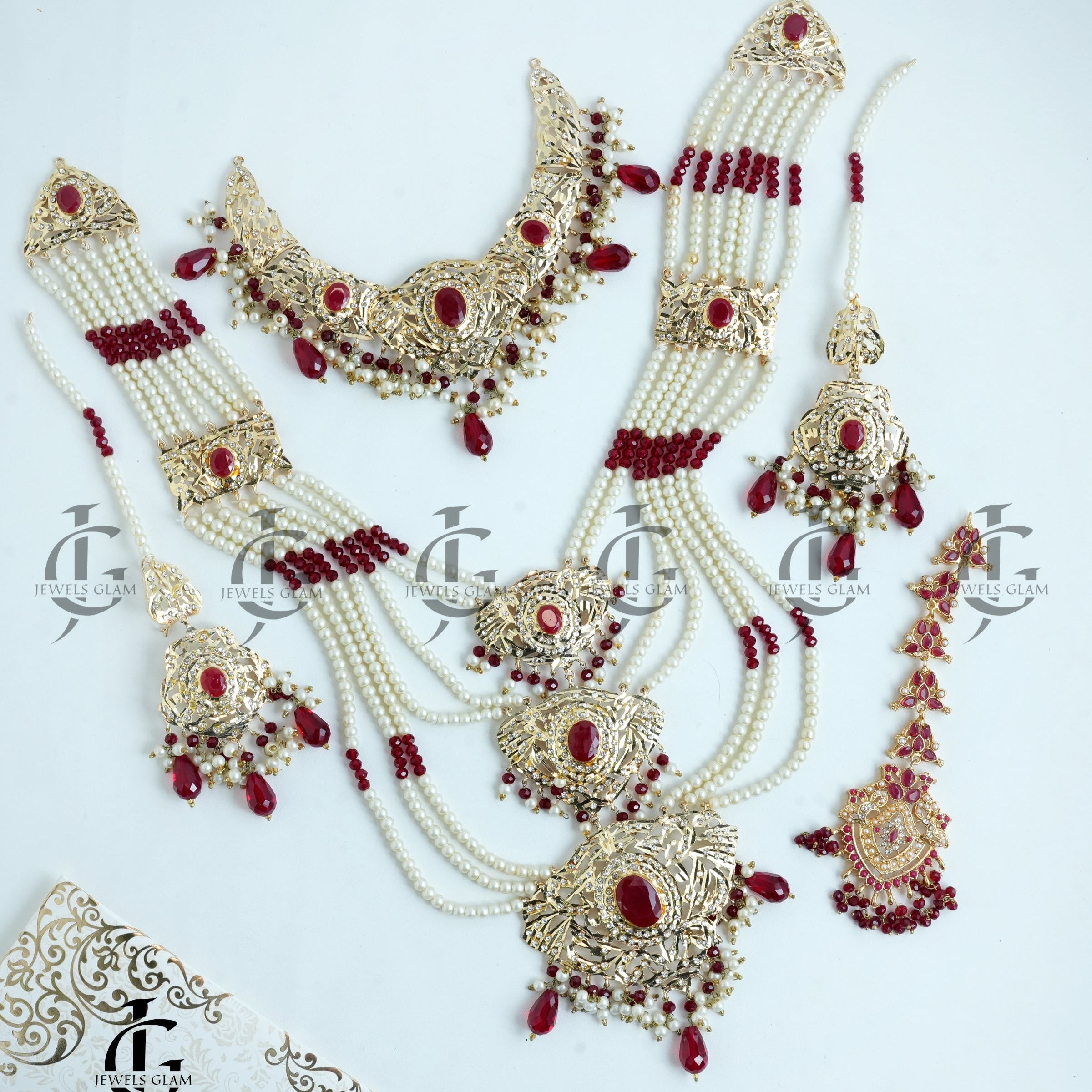 Gold-Tone Pearl Bridal Jewelry Set with Intricate Detailing
