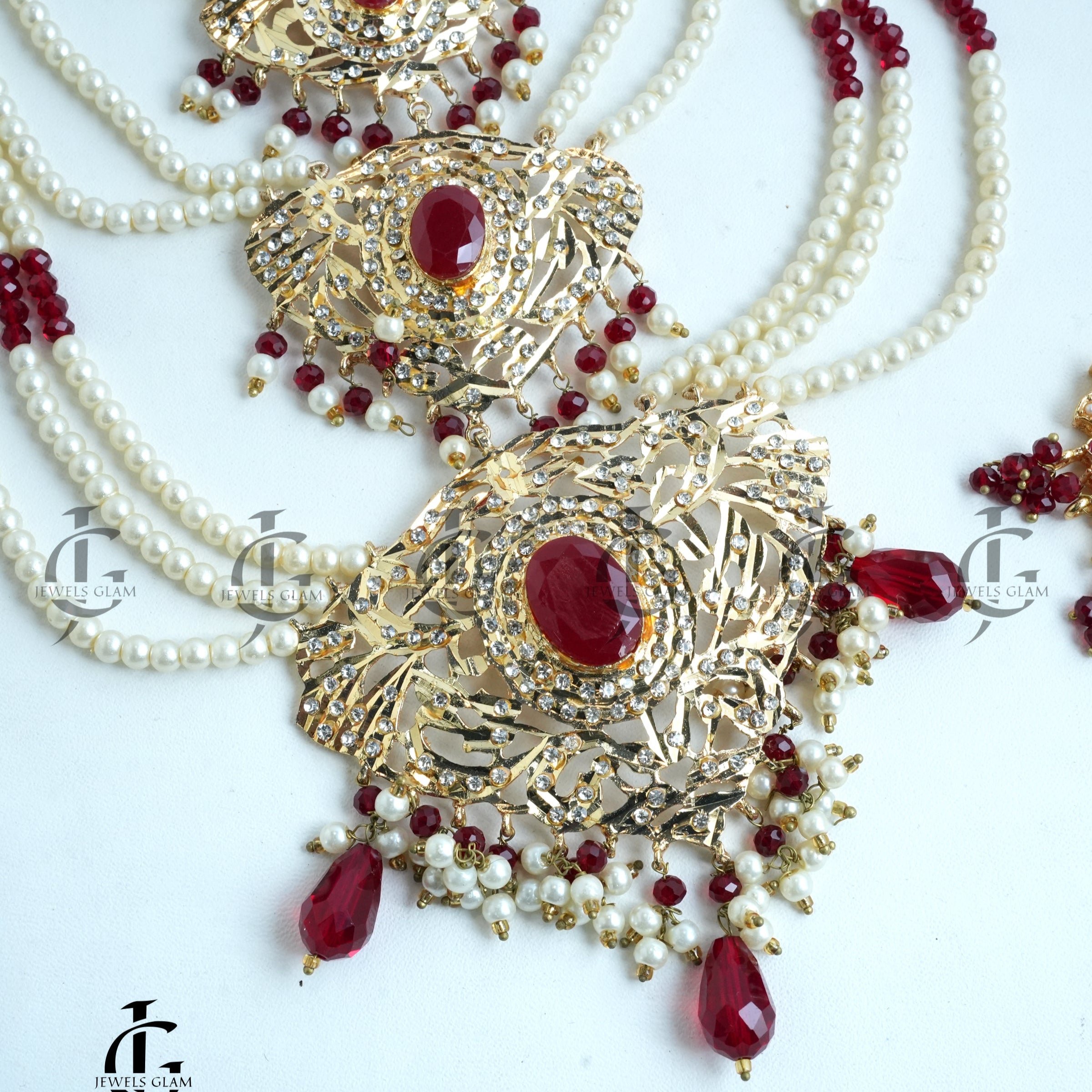 Gold-Tone Pearl Bridal Jewelry Set with Intricate Detailing