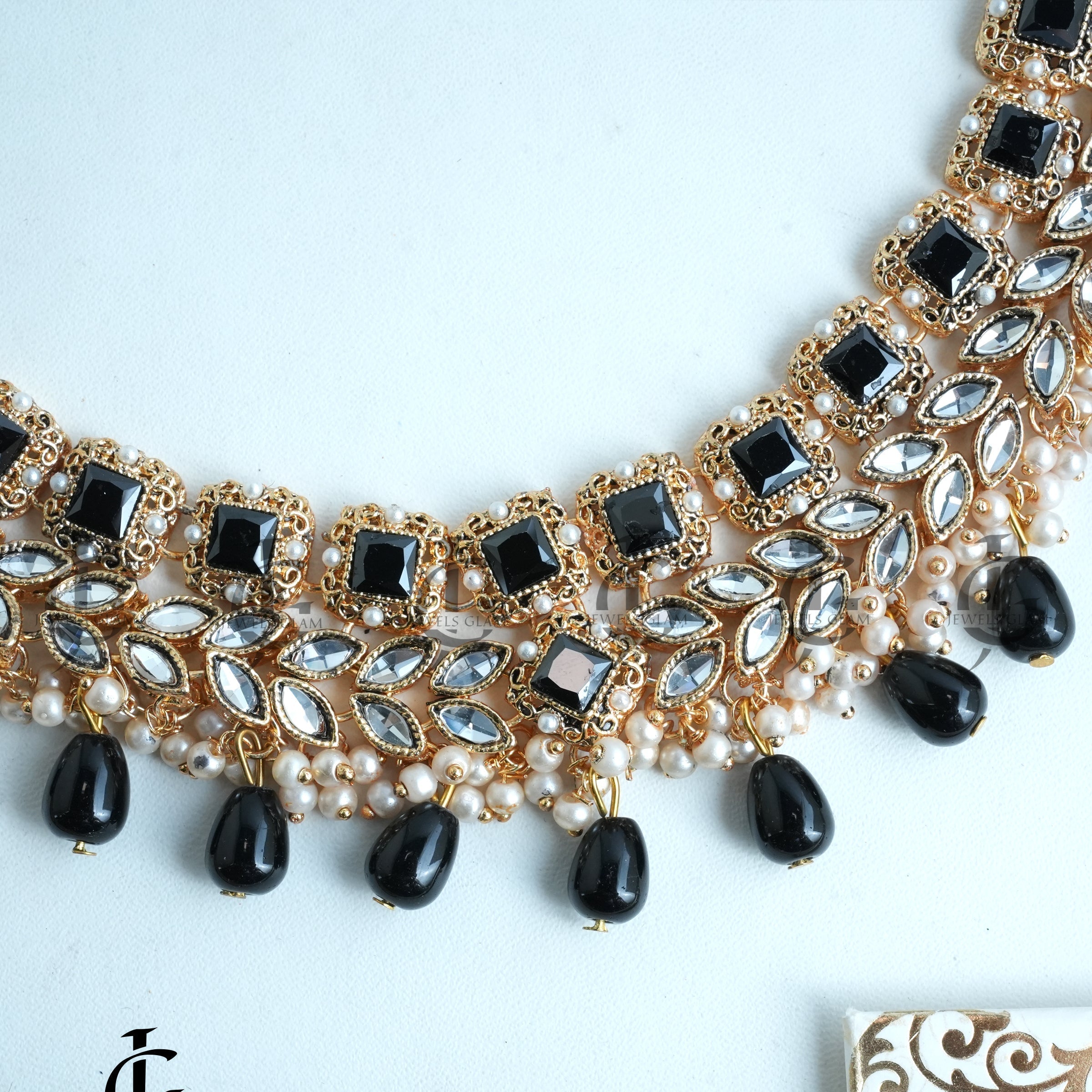 Regal Black Kundan Pearl Mala